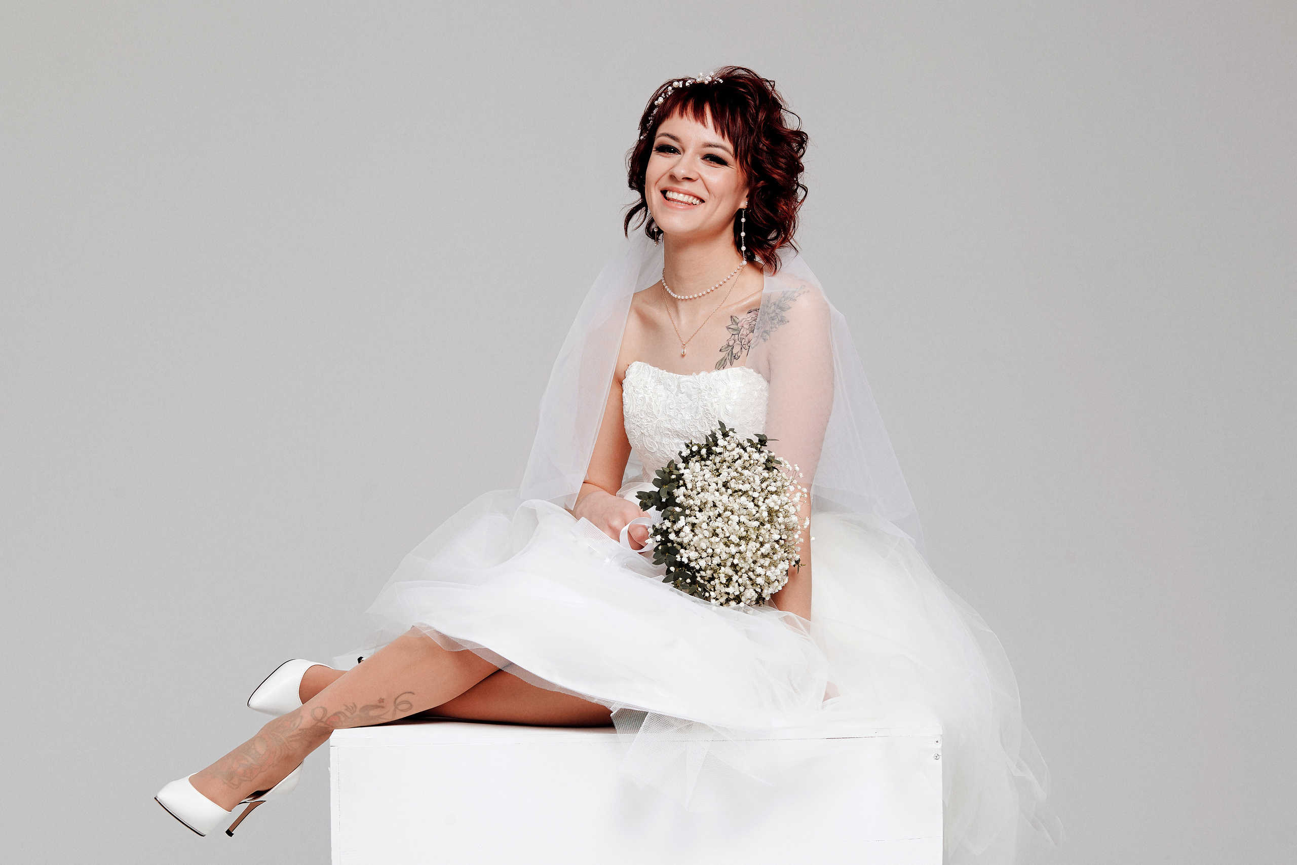 Свадебная фотосессия в студии. Свадебный фотограф Чайковский