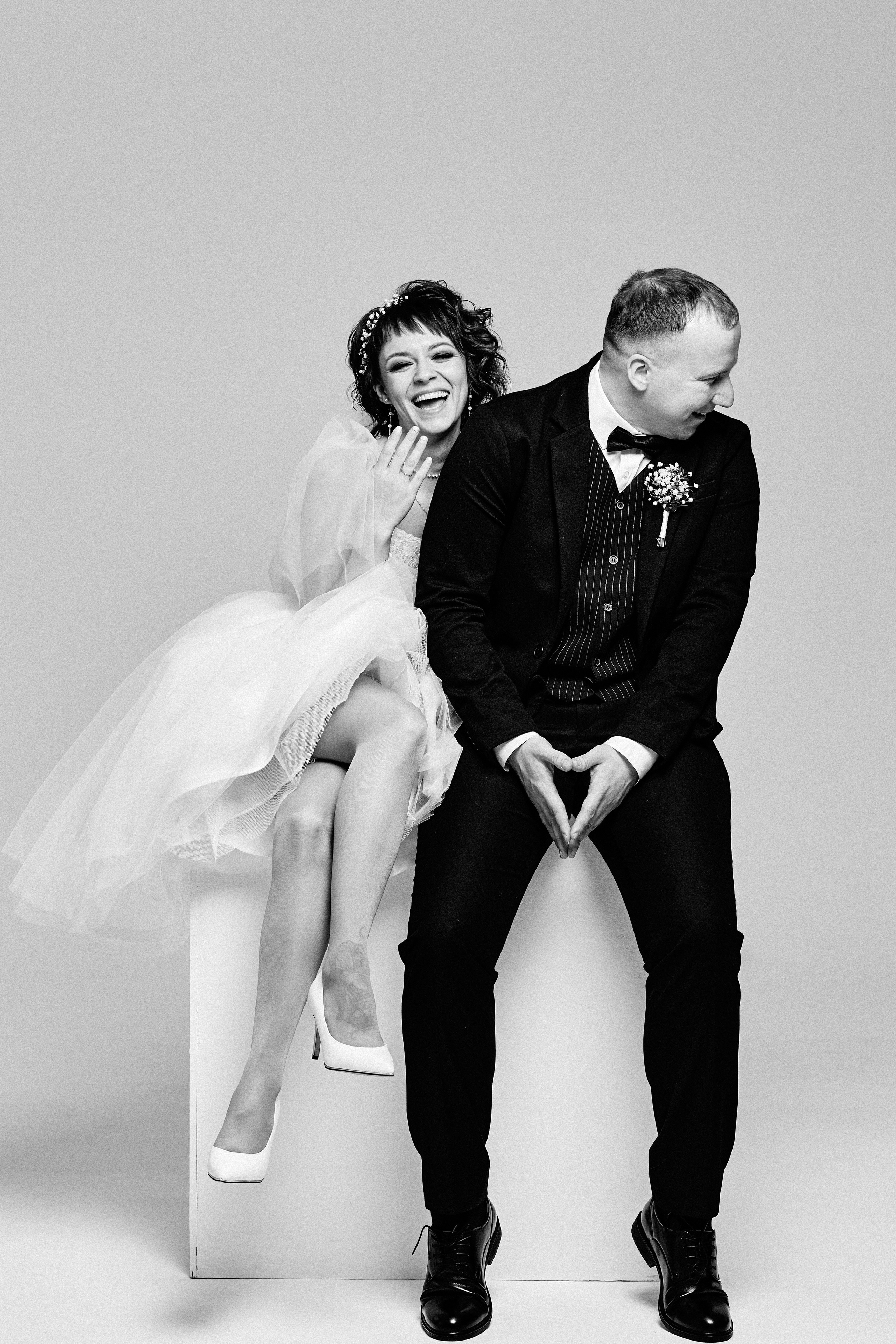 Свадебная фотосессия в студии. Свадебный фотограф Чайковский