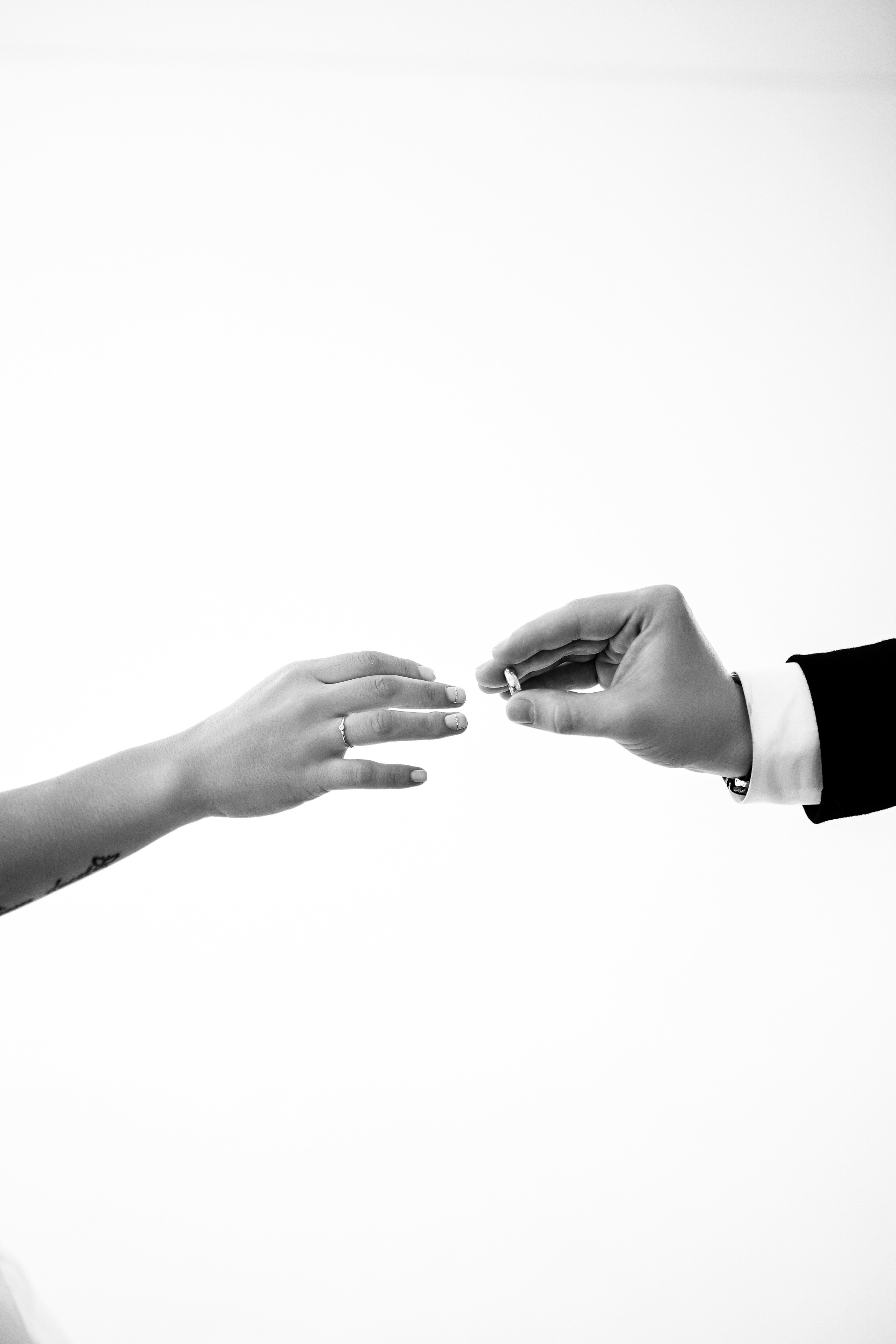 Свадебная фотосессия в студии. Свадебный фотограф Чайковский