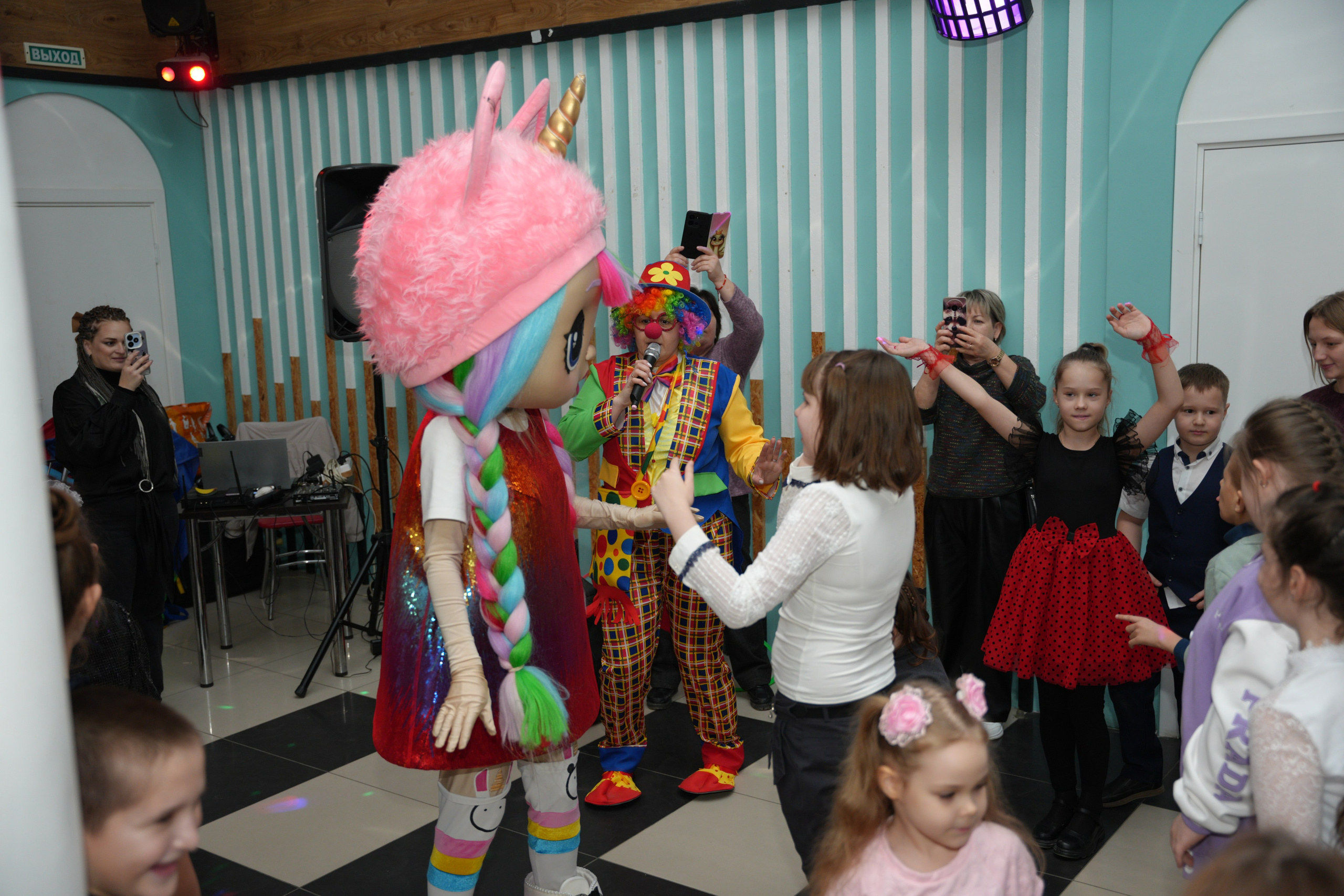 Социально —благотворительная акция «Ты в этом мире не один», посвященная Международному дню инвалидов. ВЫПУСКНЫЕ АЛЬБОМЫ, Школьный фотограф, семейный и свадебный в Саратове и области Ольга Плаксина