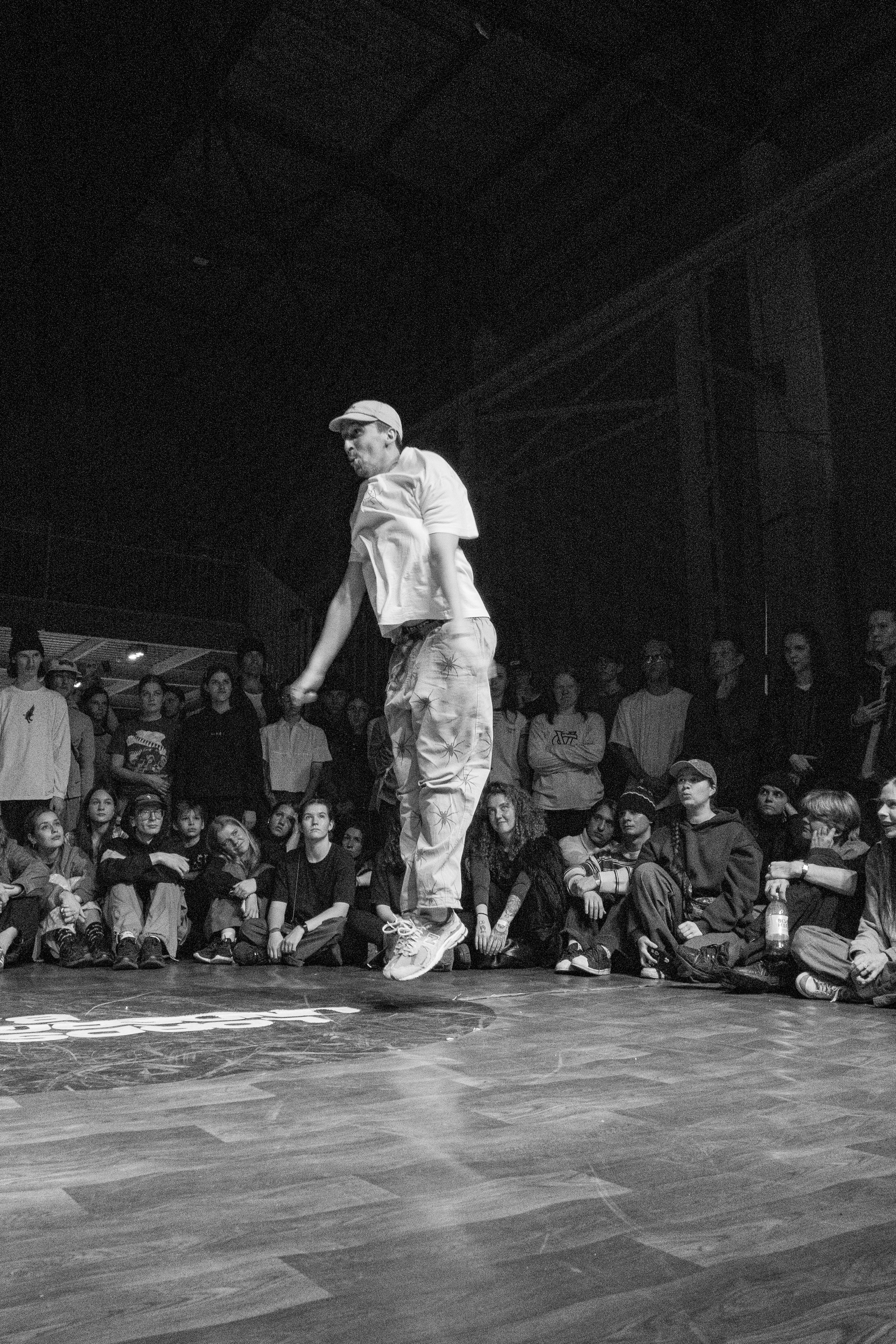 LORDS OF THE UNDERGROUND 27/10/25 (@youlovebu). Соня бу тебя сфоткала