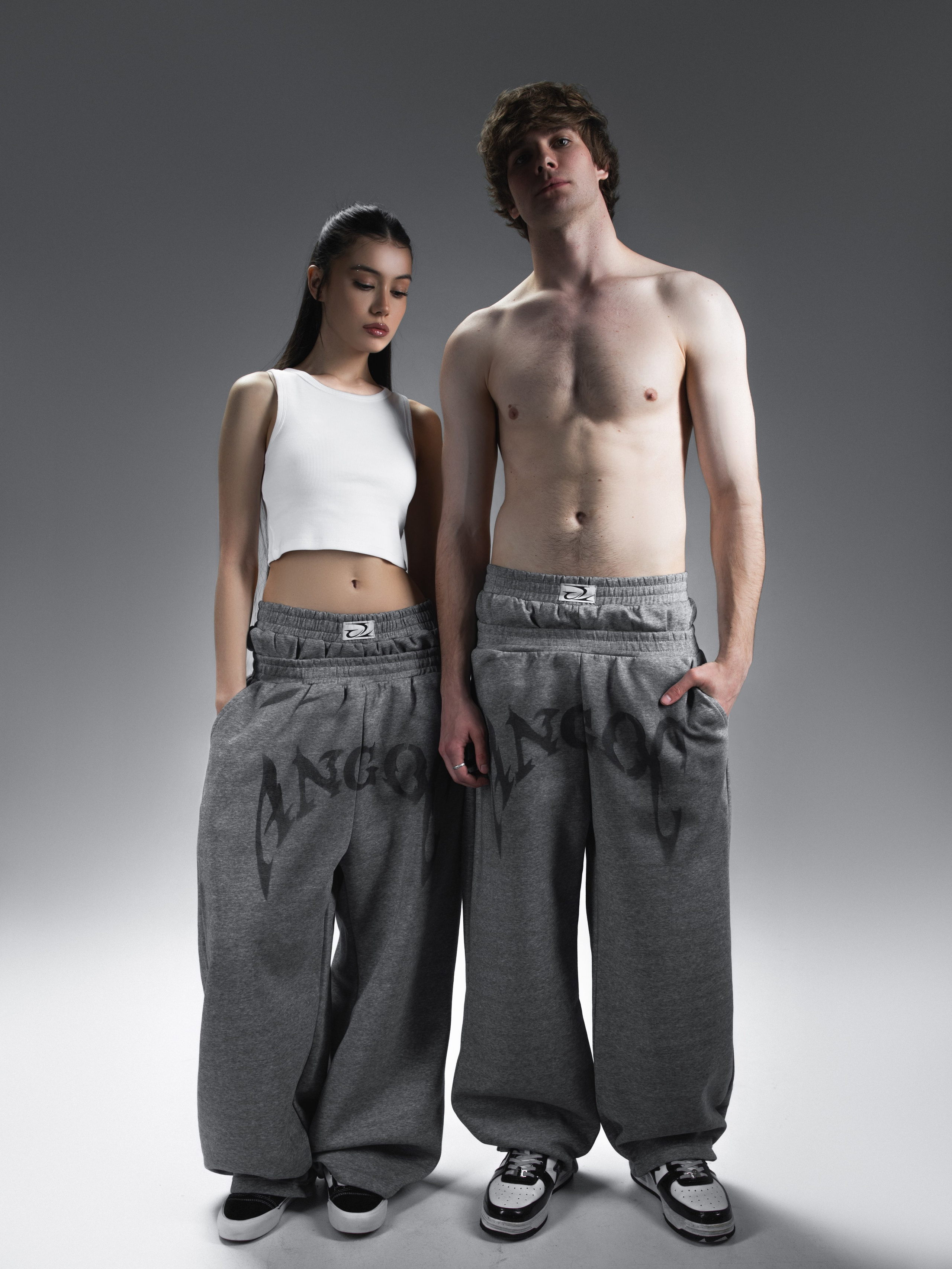 КАТАЛОГ | серый фон. RUNA production — стильные съемки для брендов