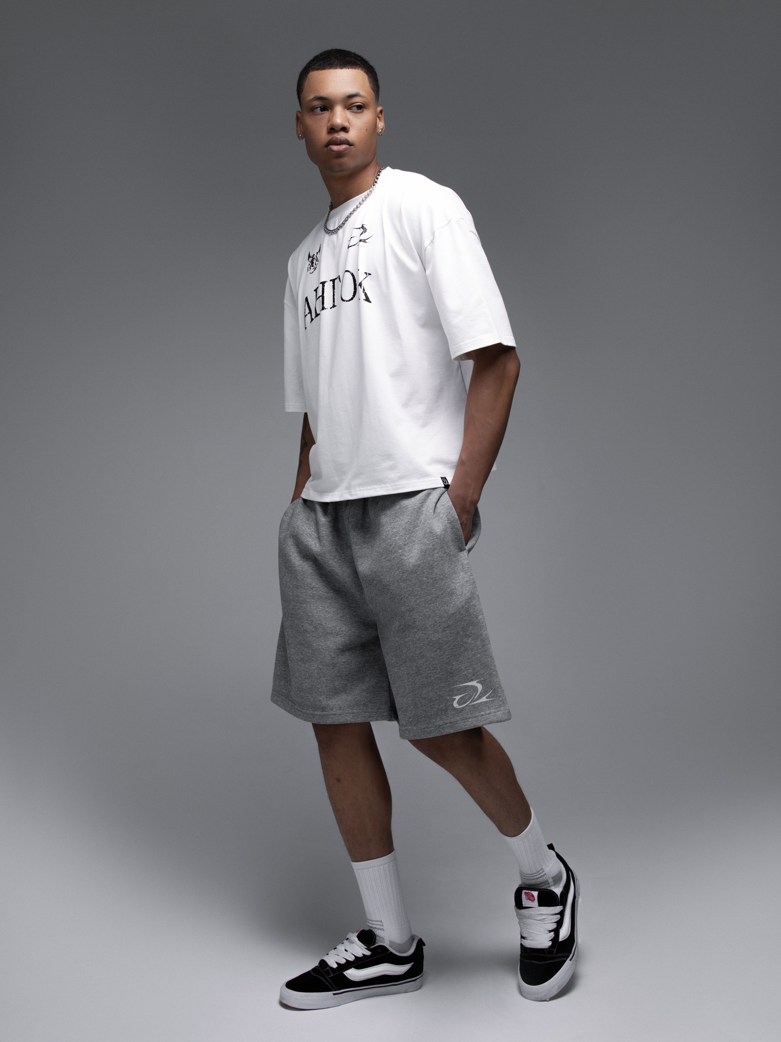 КАТАЛОГ | серый фон. RUNA production — стильные съемки для брендов