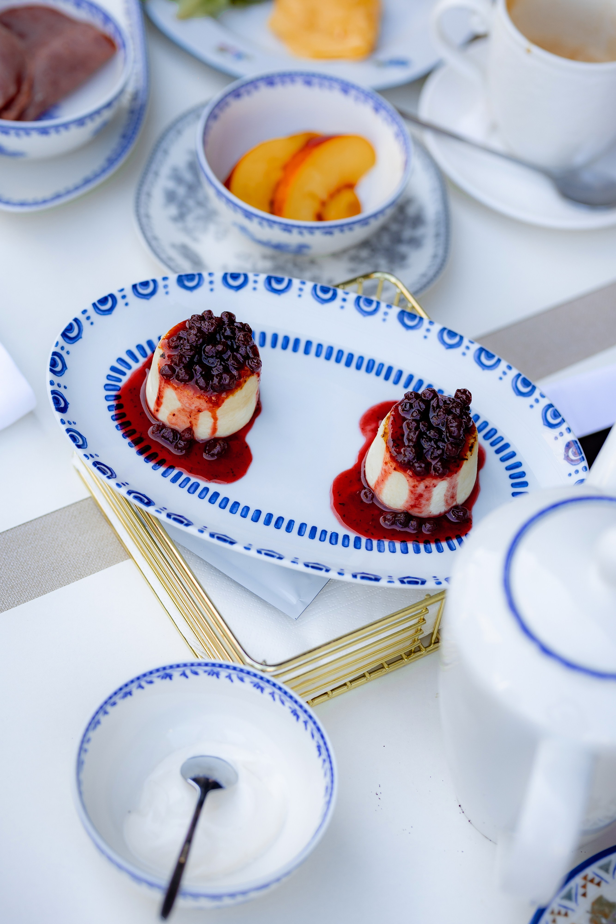 Porsche Завтрак в Cou-cou Bistro. Главная