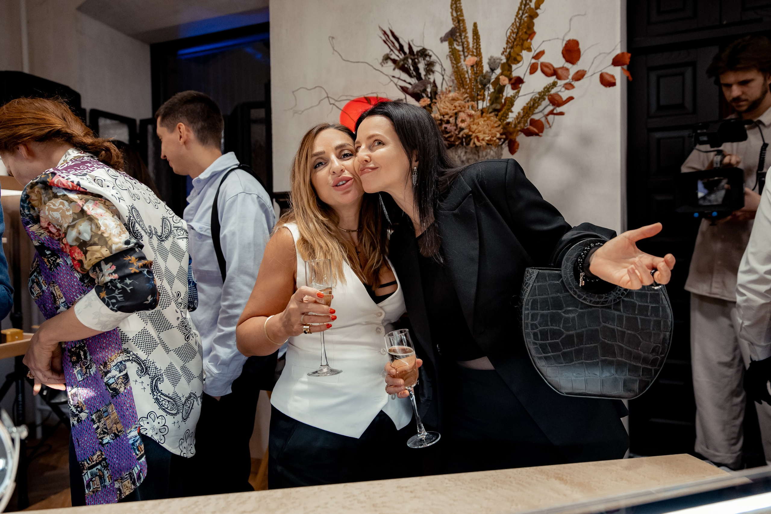 Презентация коллекции цветных драгоценностей в Le Noir. Главная