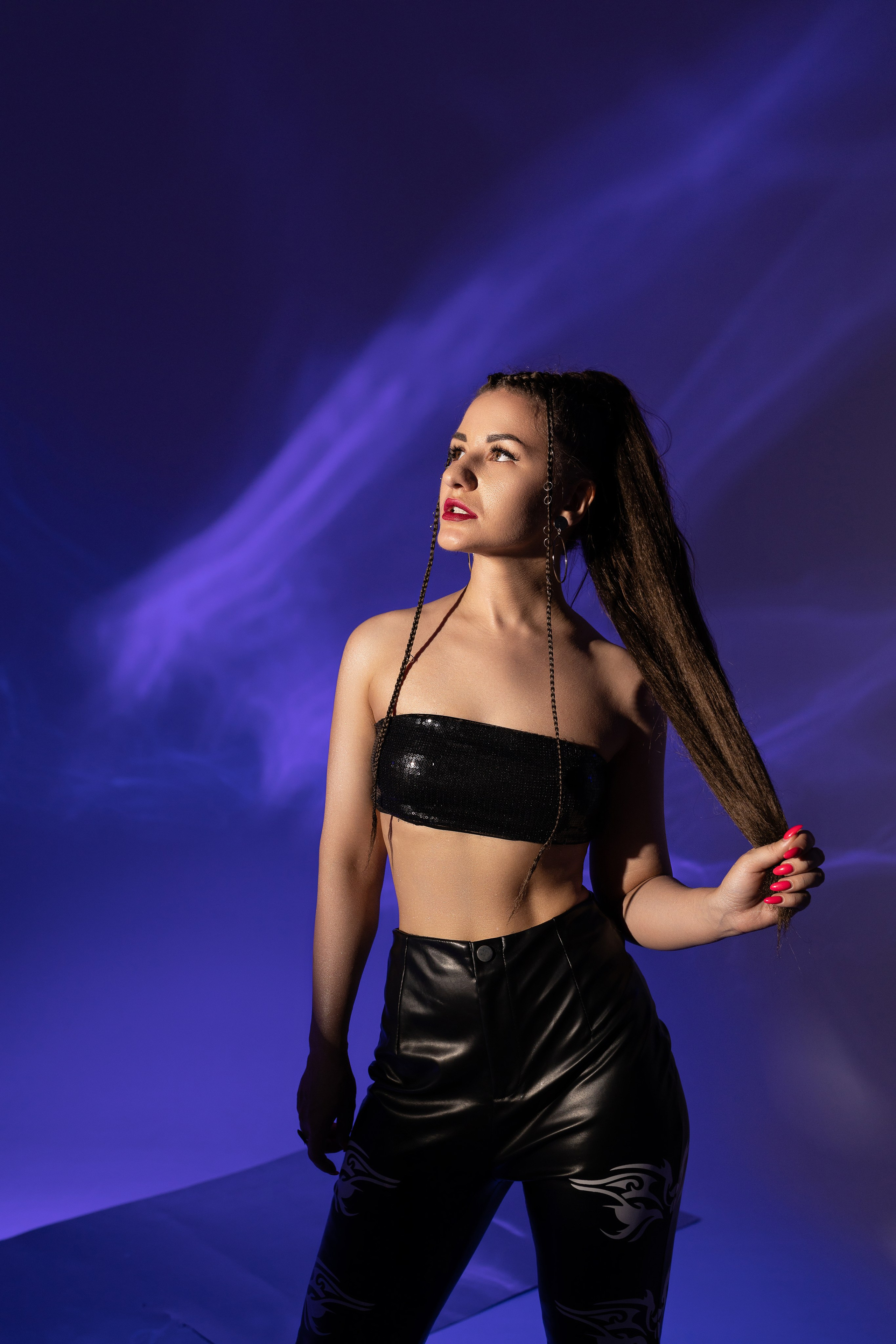 Цветной свет и фигуры. Фотограф Минск