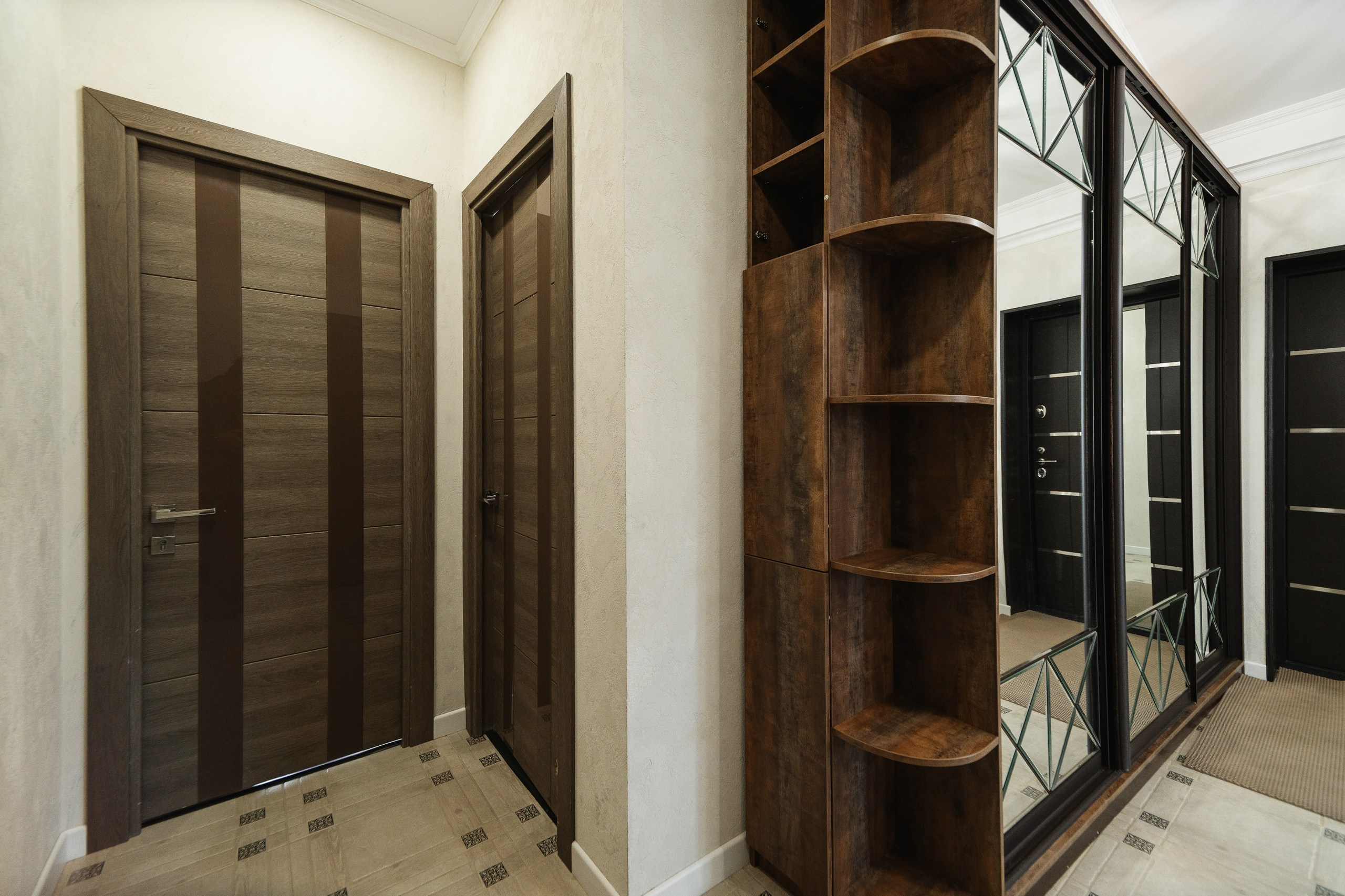 Фотосъемка интерьера квартиры в Петропавловске-Камчатском. Профессиональная съемка дизайна интерьера в Петропавловске-Камчатском. Интерьерная фотосъемка квартиры с видом на Авачинскую бухту. Создание уютного и стильного каталога изображений жилого пространства. Стоимость услуг по фотосъемке интерьера в Петропавловске-Камчатском.