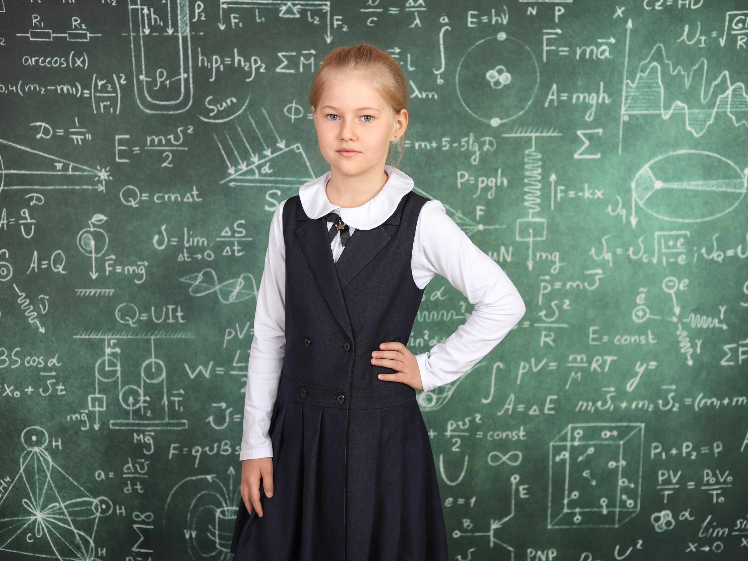 Выпускная книга "Ветер". Выпускные альбомы в Тюмени для школ, садов, вузов спортивных секций