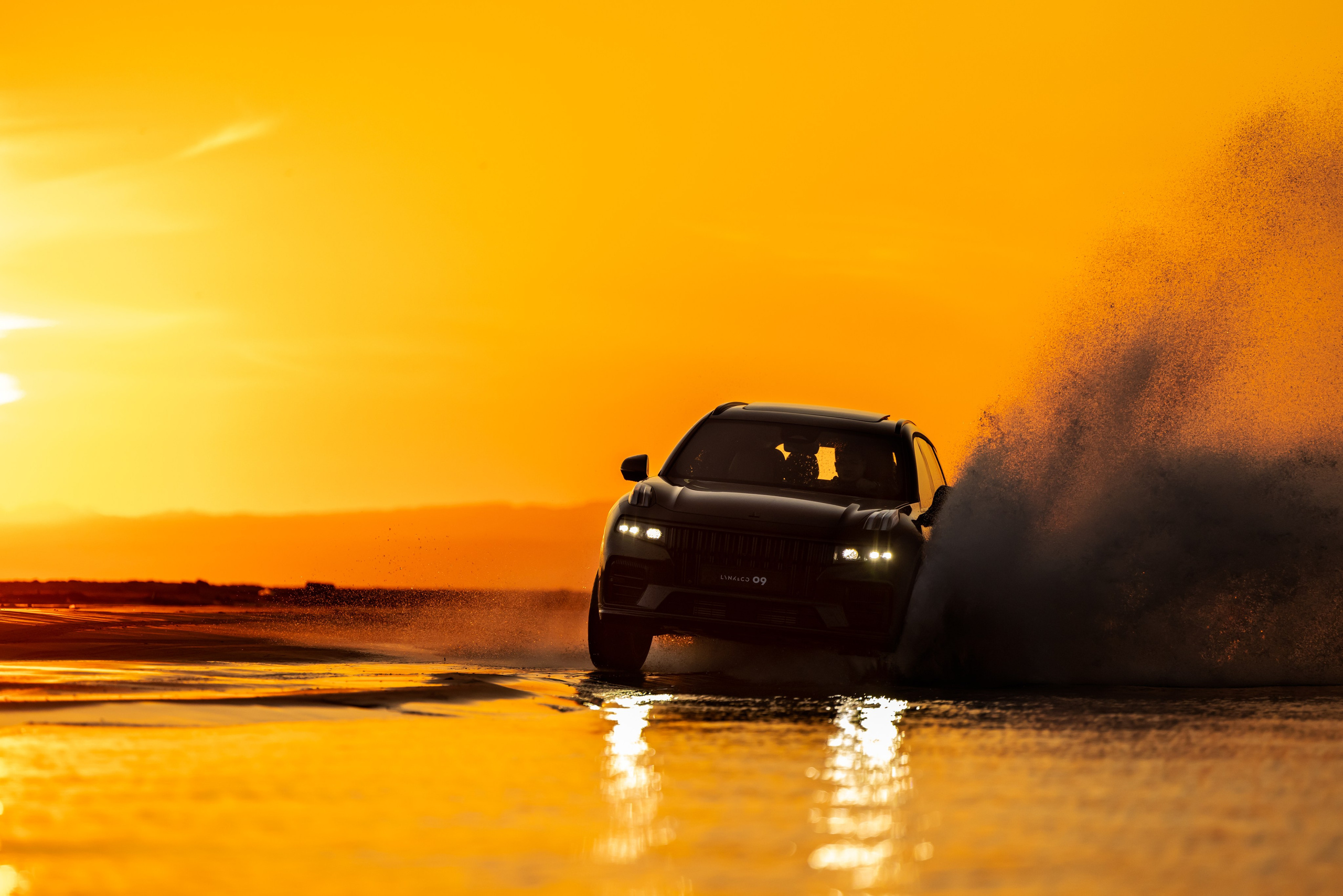 Тест-драйв LYNK & CO. Кристина Шнайдер репортажный фотограф Алматы