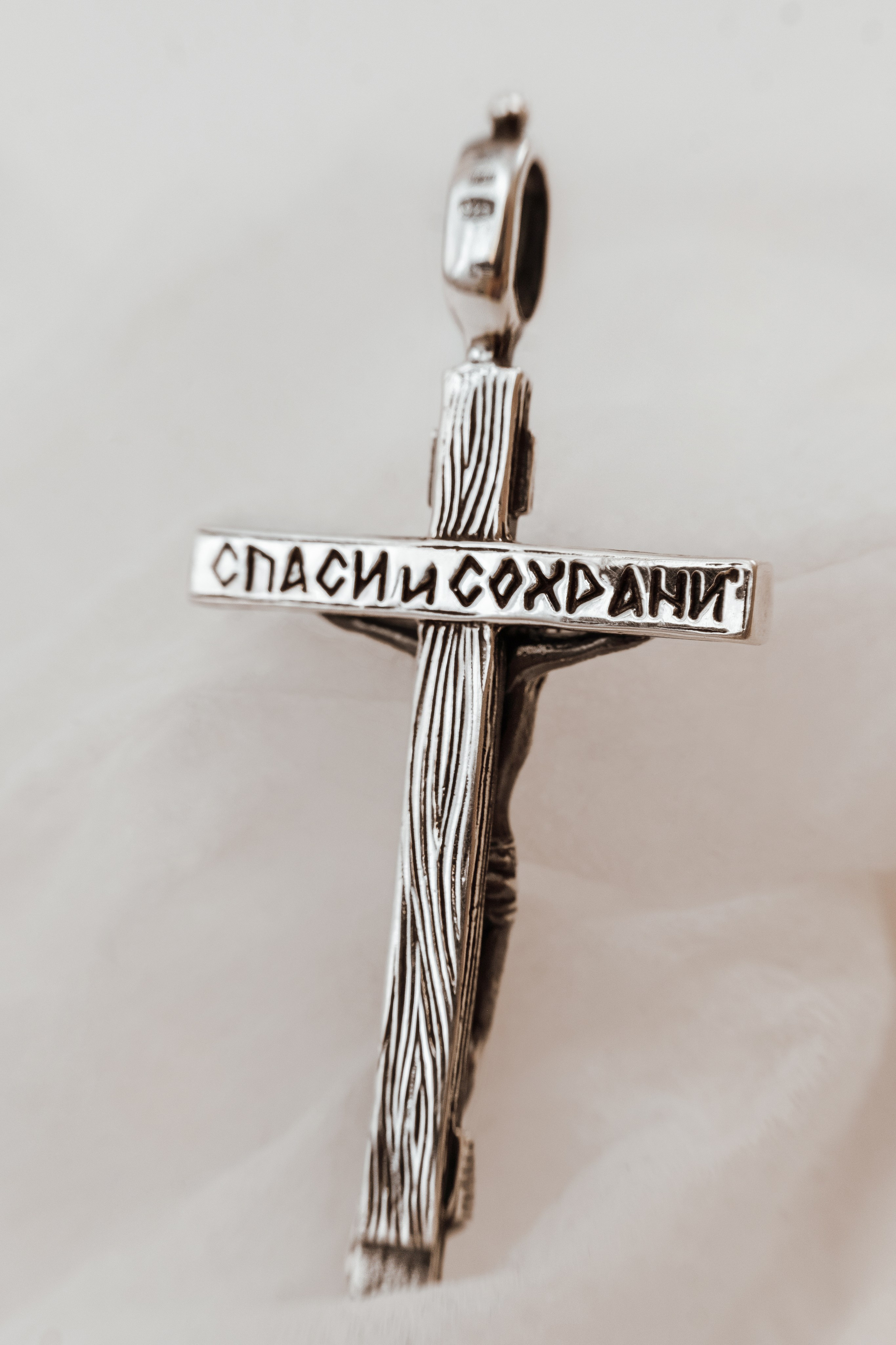 Съемка серебряных украшений в Санкт-Петербурге. Фотосессия для маркетплейсов