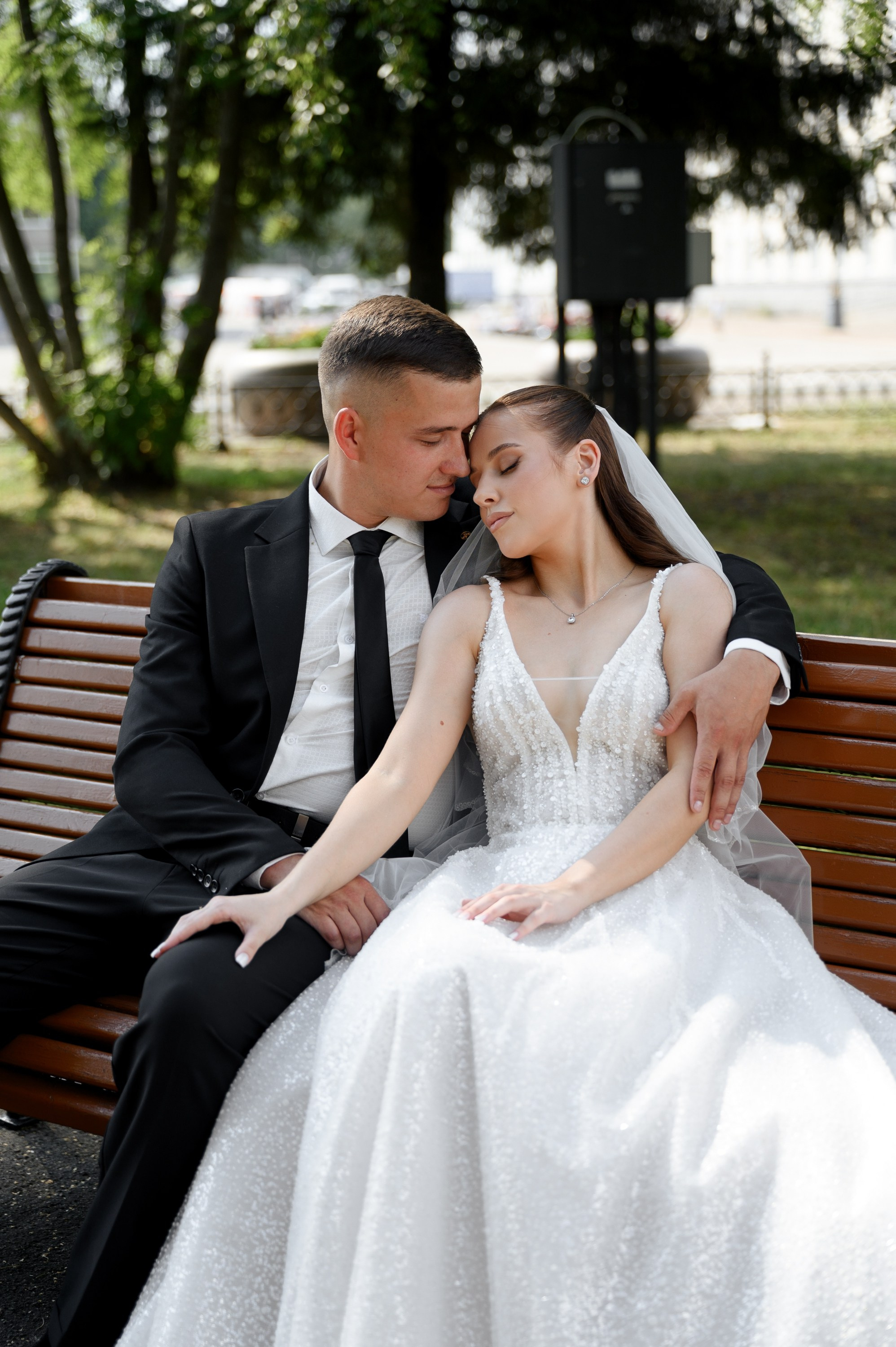 Антон и Виолета. Zhulanovilya