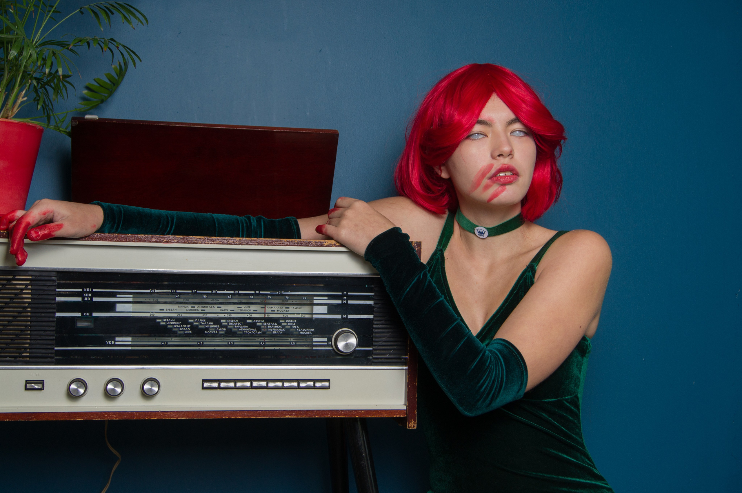 Юля Пчелкина (Персонаж Bubble Comics). Главная