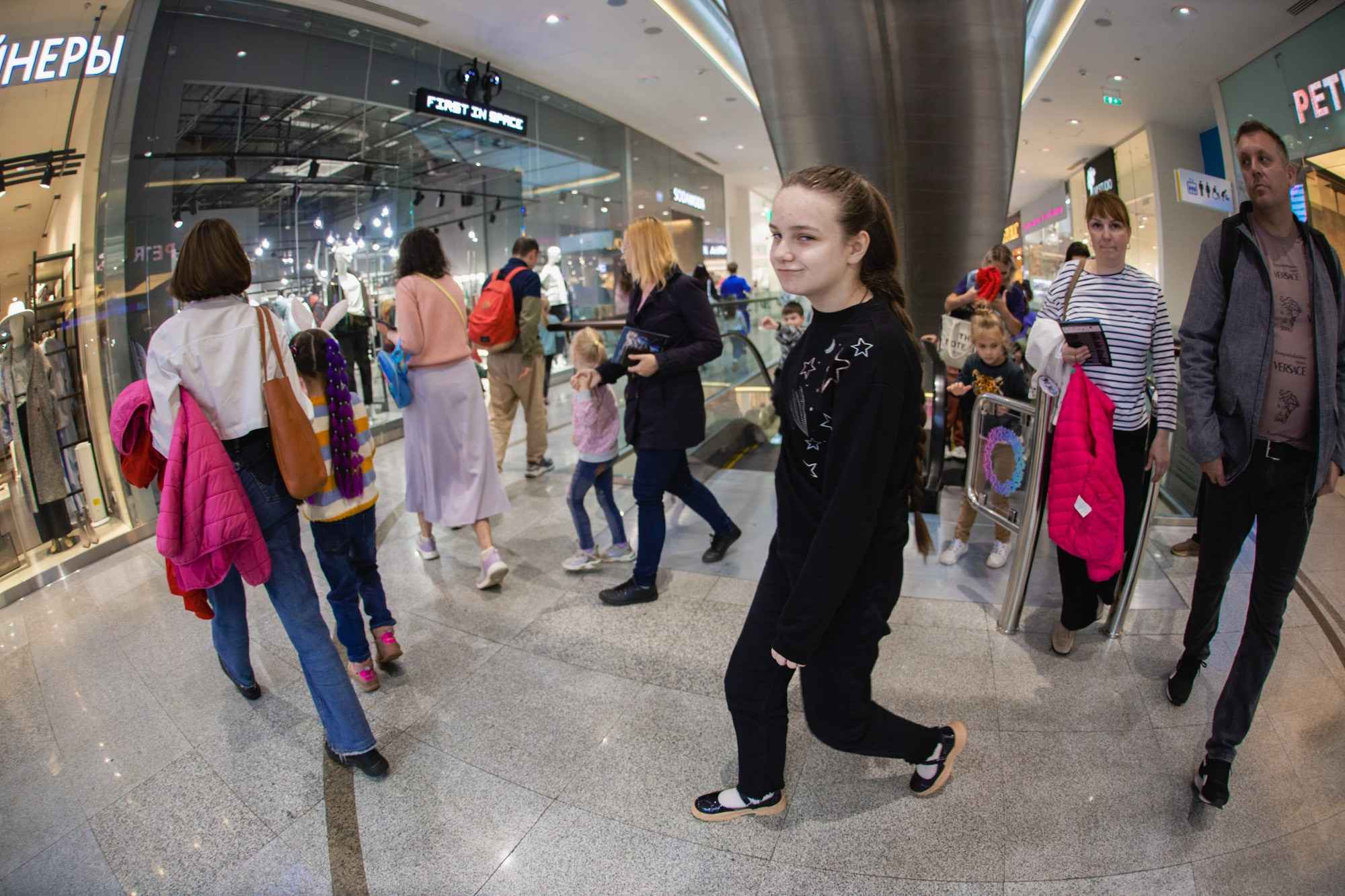 Сказка в ТЦ Океания. Репортажный и концертный фотограф в Москве Анастасия Осень