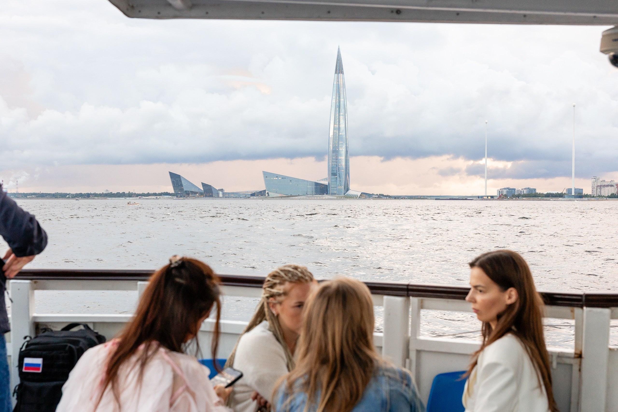 Экскурсия на двухпалубном теплоходе по Неве. Фотограф в Санкт-Петербурге — Сергей Петров