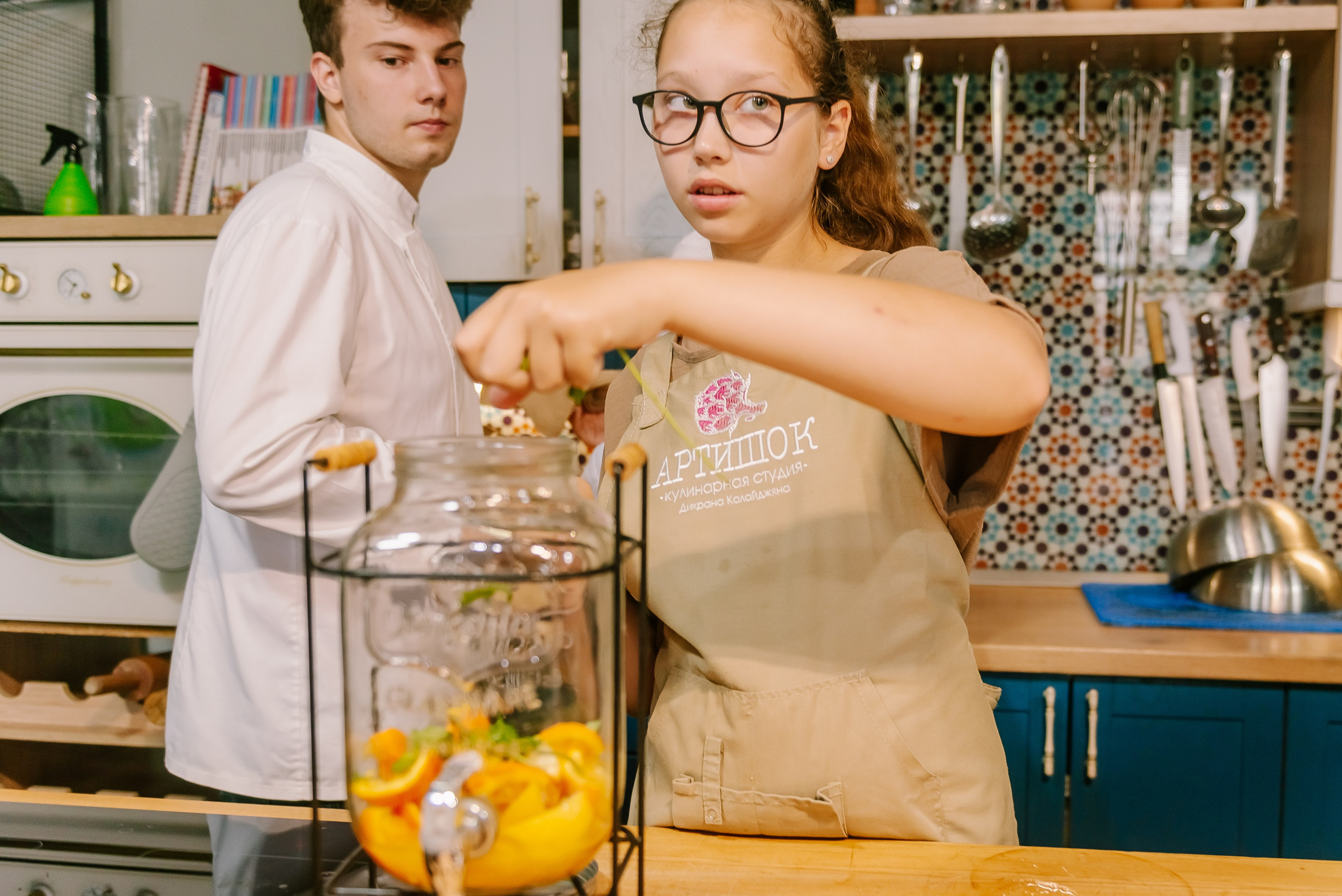 Инклюзивная кухня добра в Артишок 30. 07.35. Детский фотограф, семейный фотограф и репортажи в Кемерово