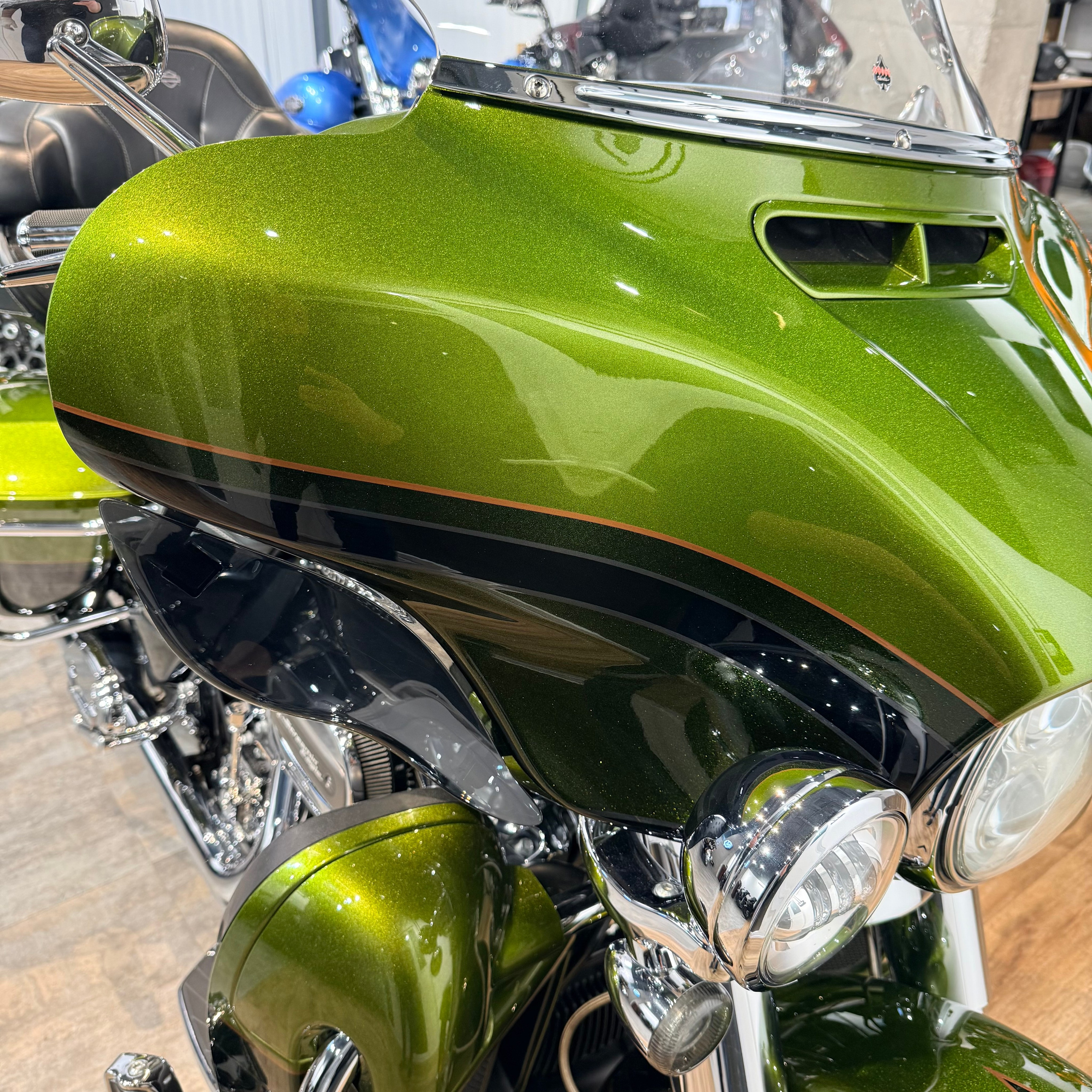 2017 CVO Electra Glide Spiked Olive Serpentine Green. Hello Davidson, Москва. Только хорошие мотоциклы…