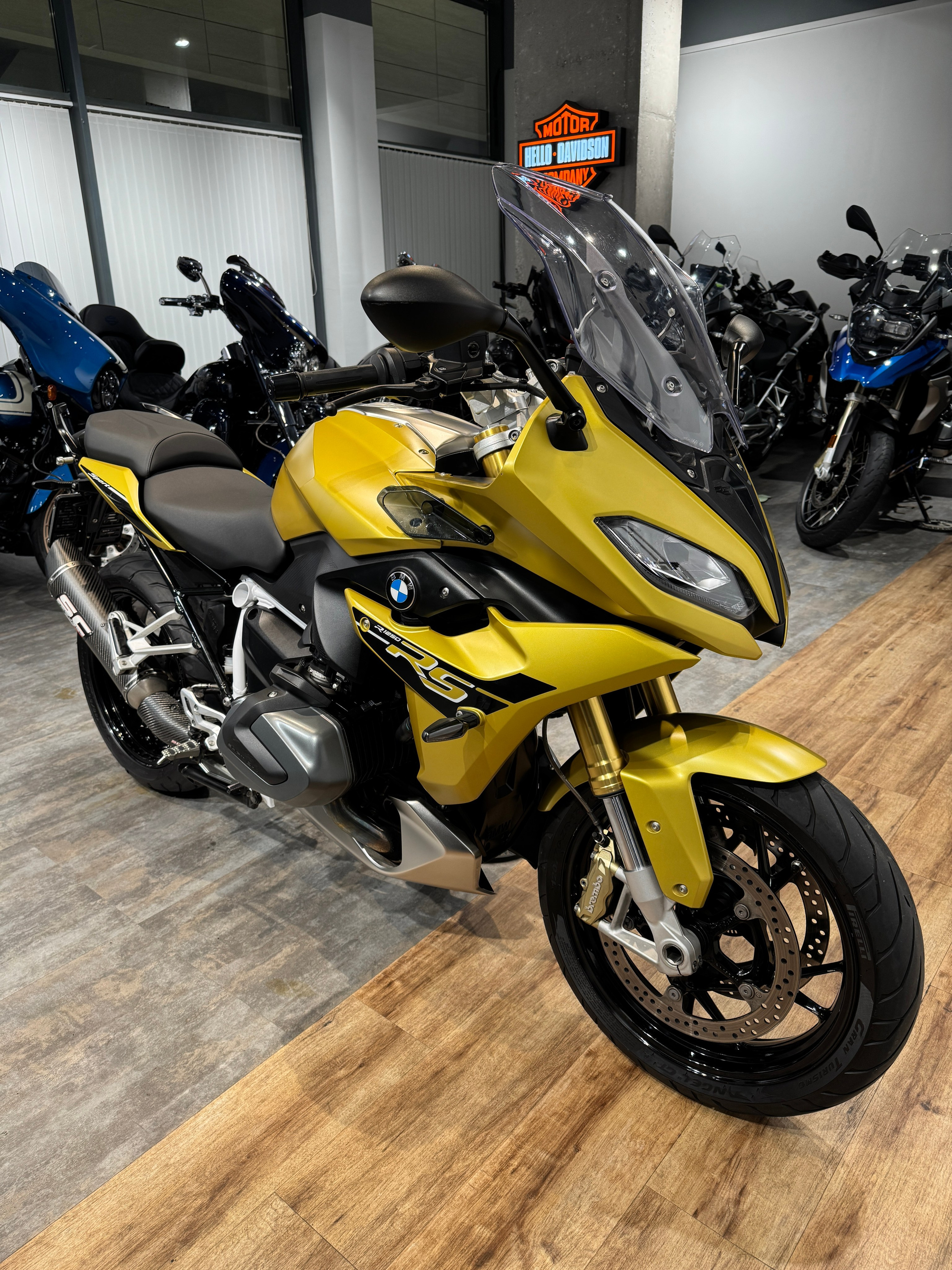 Мотоциклы 2019 R1250RS (Austin Yellow)  — купить мотоцикл. Hello Davidson, Москва. Только хорошие мотоциклы…