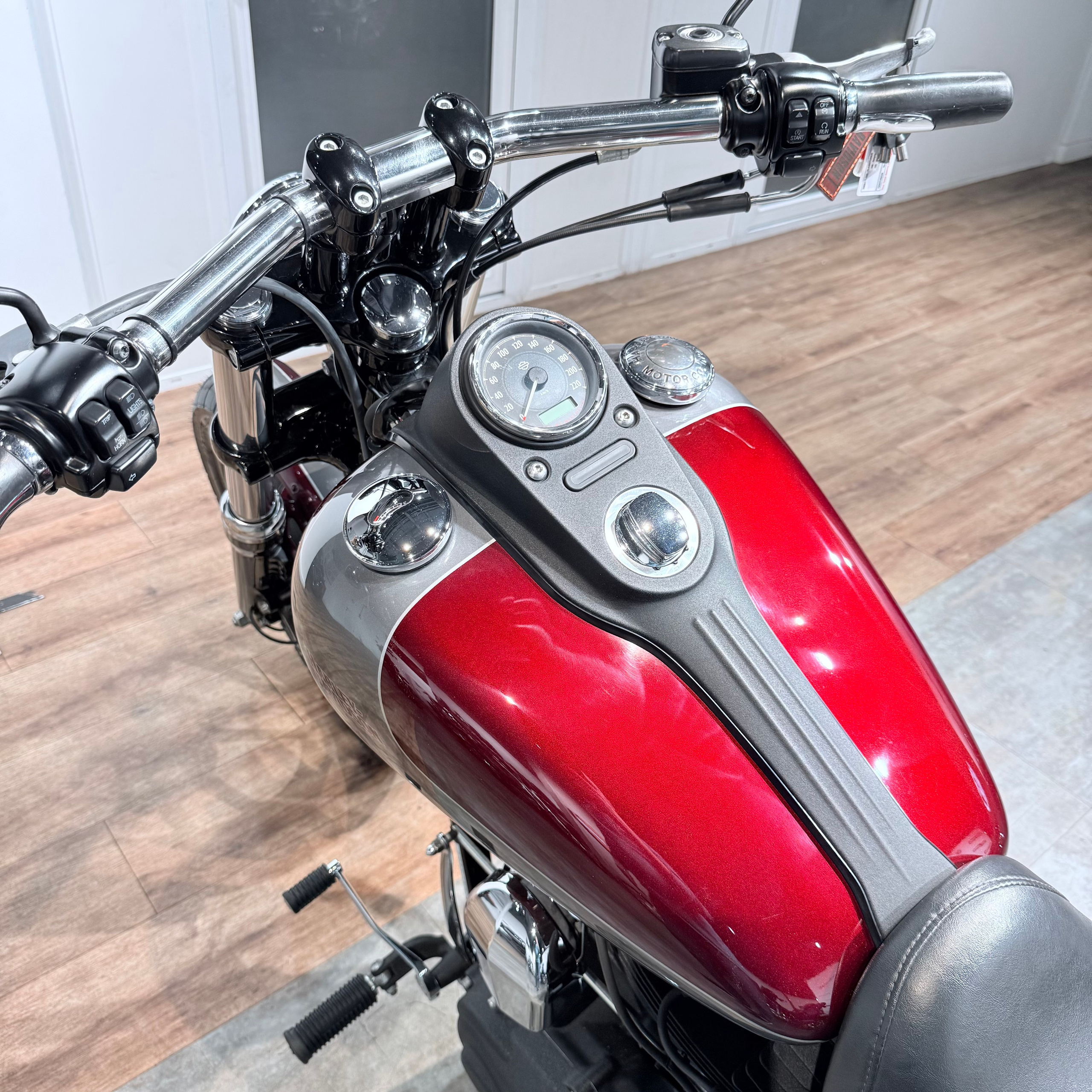 2014 Street Bob АВS Мysterious Red Dеluхe. Hello Davidson, Москва. Только хорошие мотоциклы…