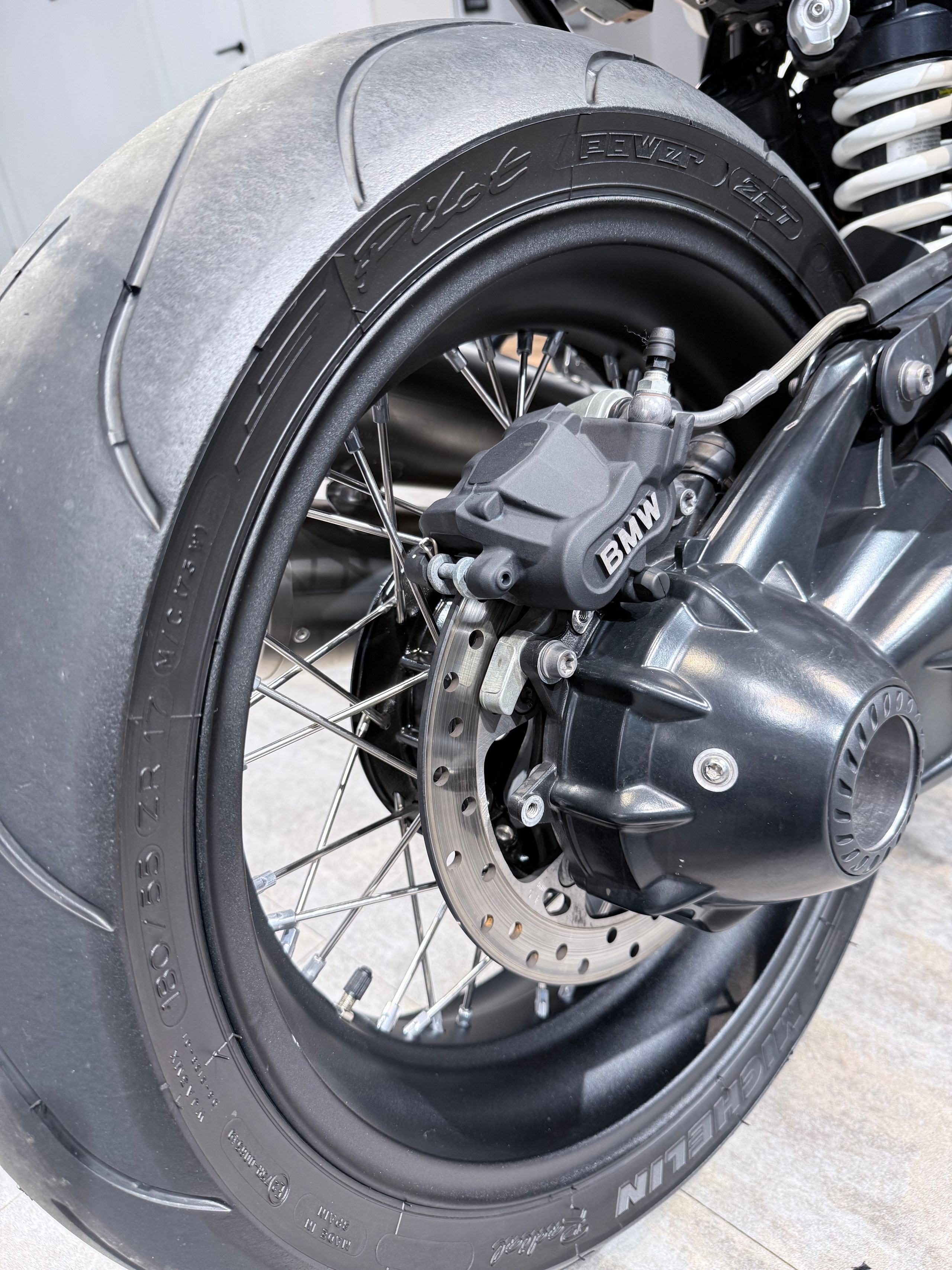 Мотоциклы Harley-Davidson BMW R Nine T (Option 719) — купить мотоцикл. Hello Davidson, Москва. Только хорошие мотоциклы…