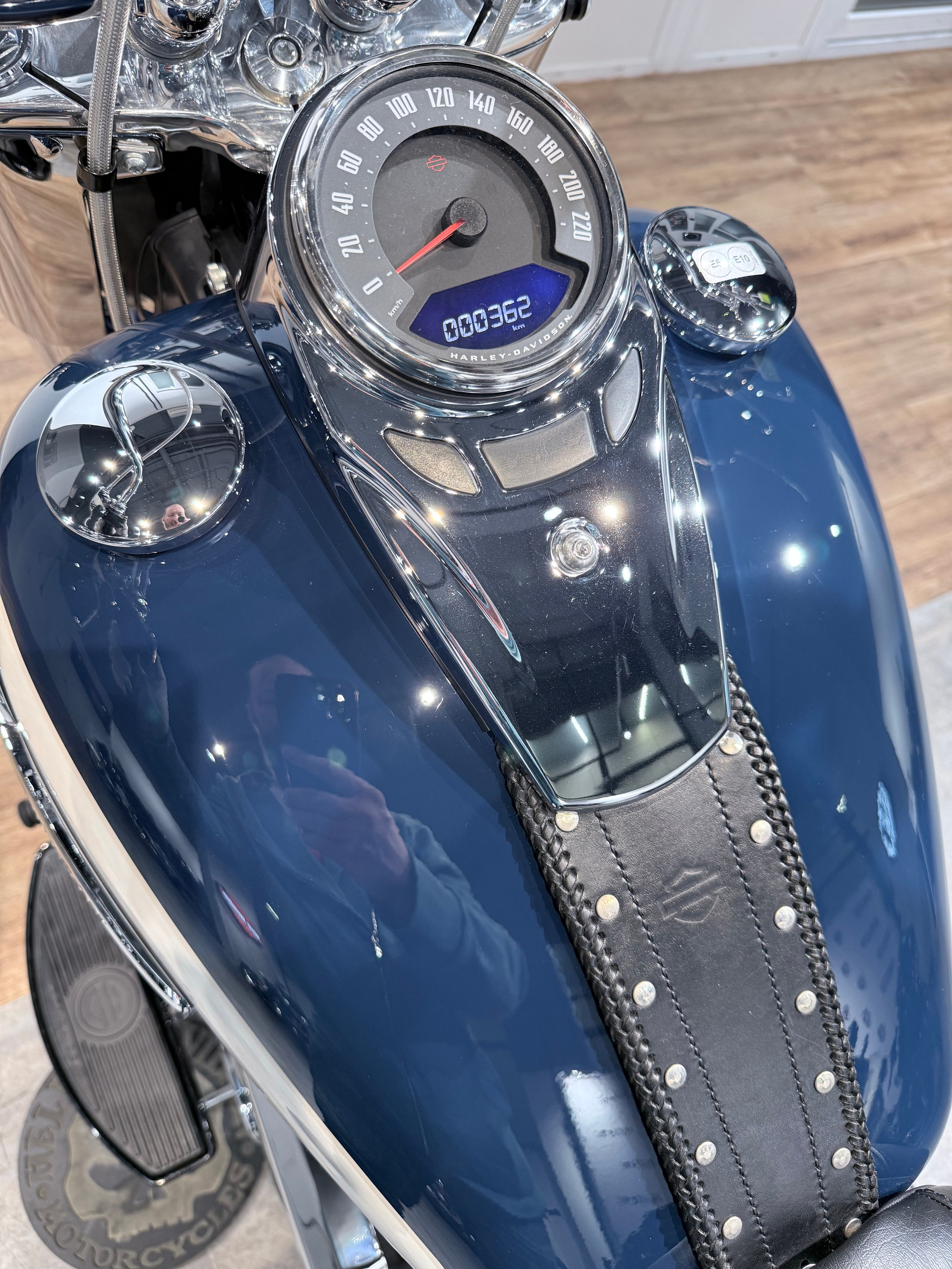 114 Heritage NEW (Billiard Blue & White). Hello Davidson, Москва. Только хорошие мотоциклы…