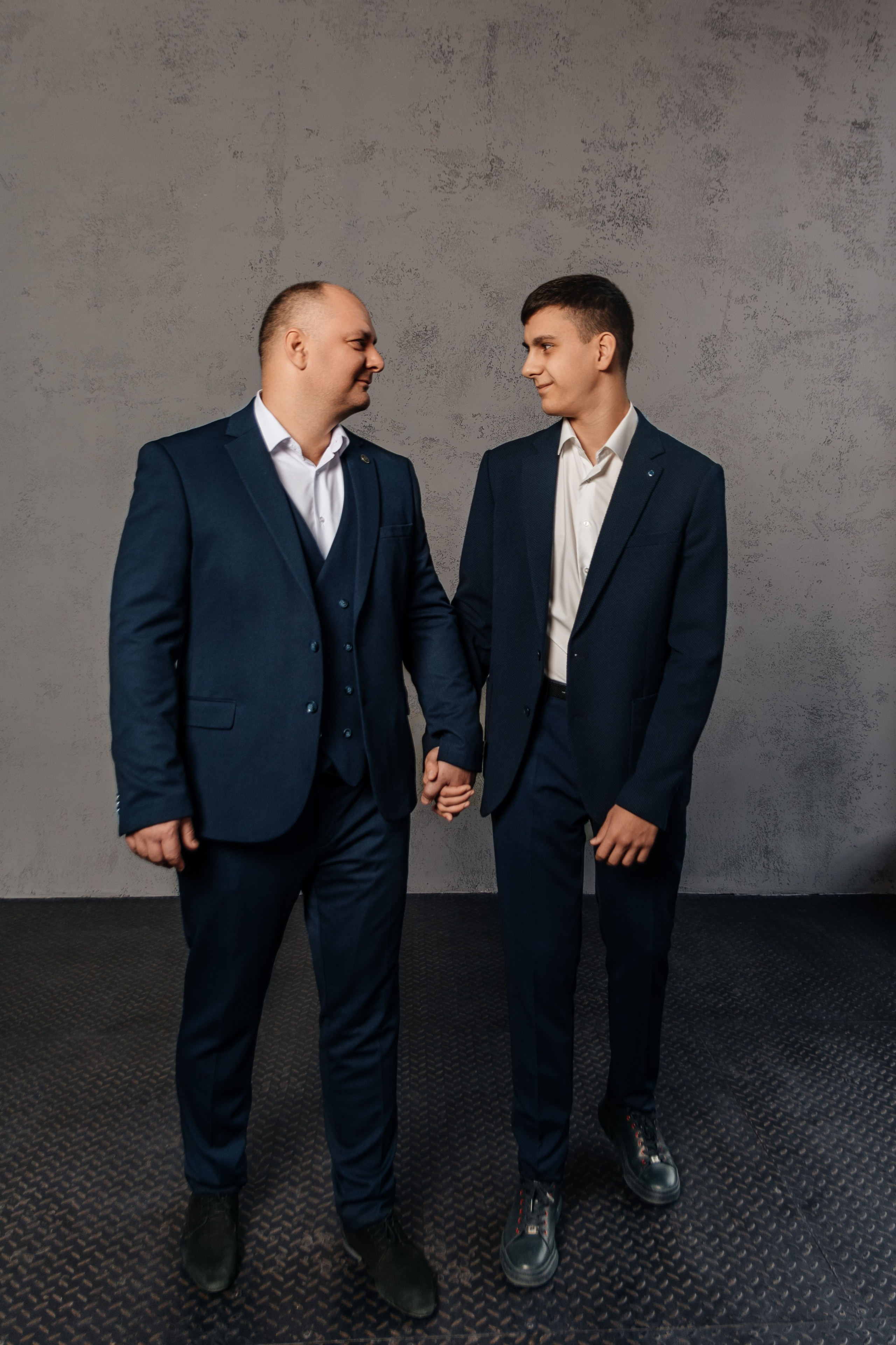 Фотосессия отец и взрослый сын. Семейный и детский фотограф Кущ Наташа