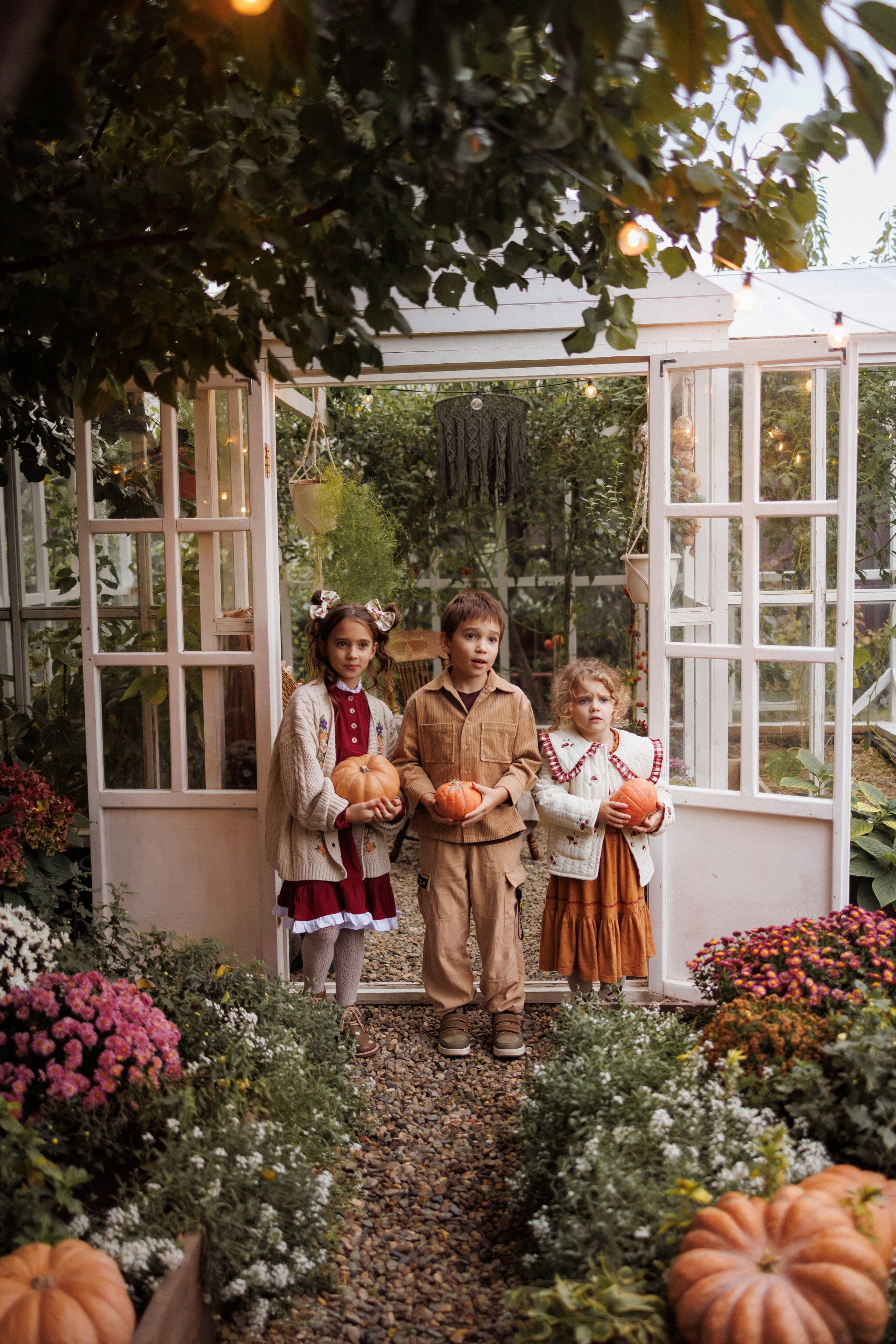 Семейная фотосессия в осенних декорациях фотостудии «Теплица», город Краснодар. Семейный и детский фотограф в Краснодаре Анна Трашкова