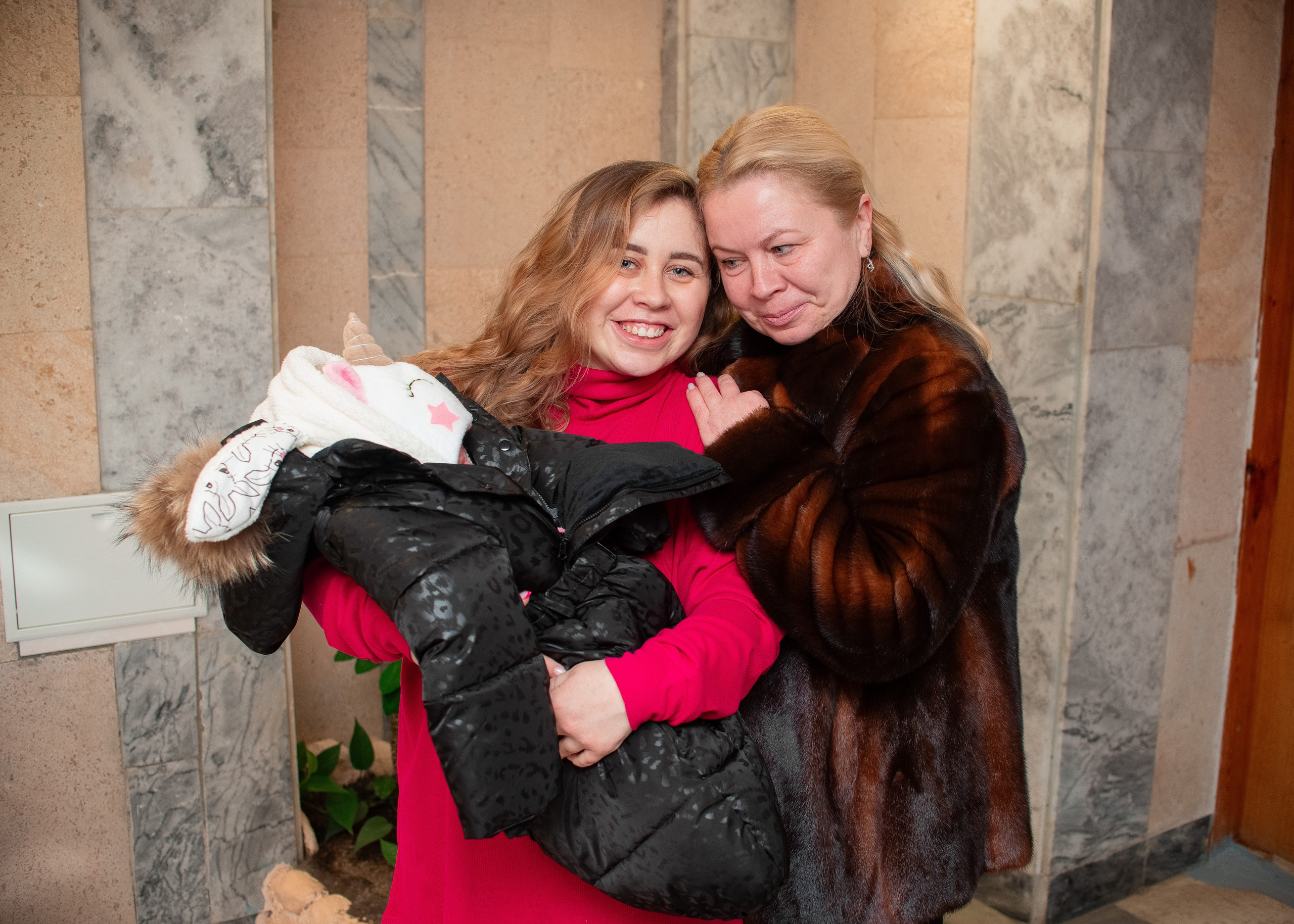 Выписка Есении 6РД. Семейный фотограф на выписку из роддома и крещение Минск Настя Гришук