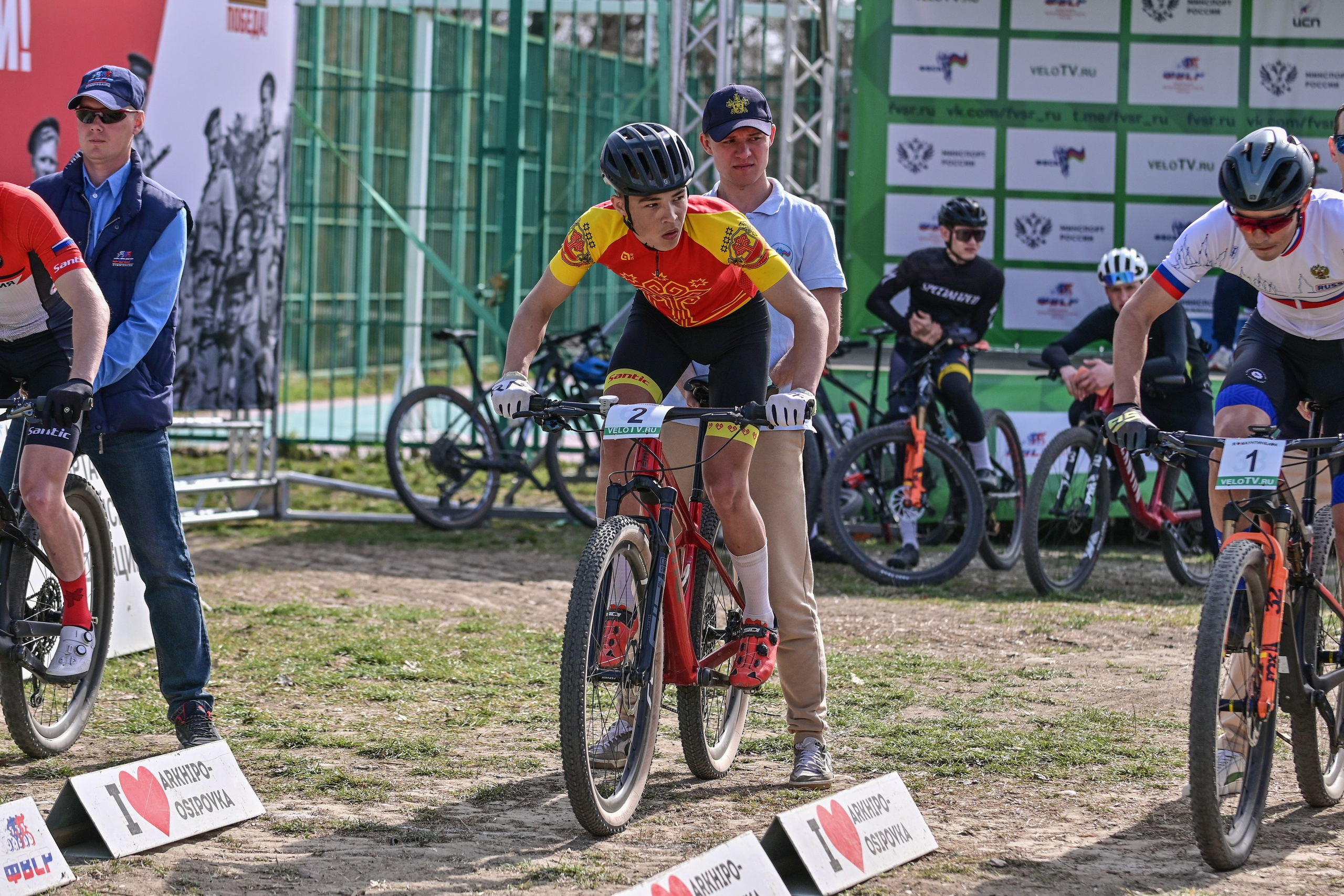 Маунтинбайк, кросс-кантри в Архипо-Осиповке 16 марта 2025. Спортивный фотограф, фотожурналист Павел Ларькин