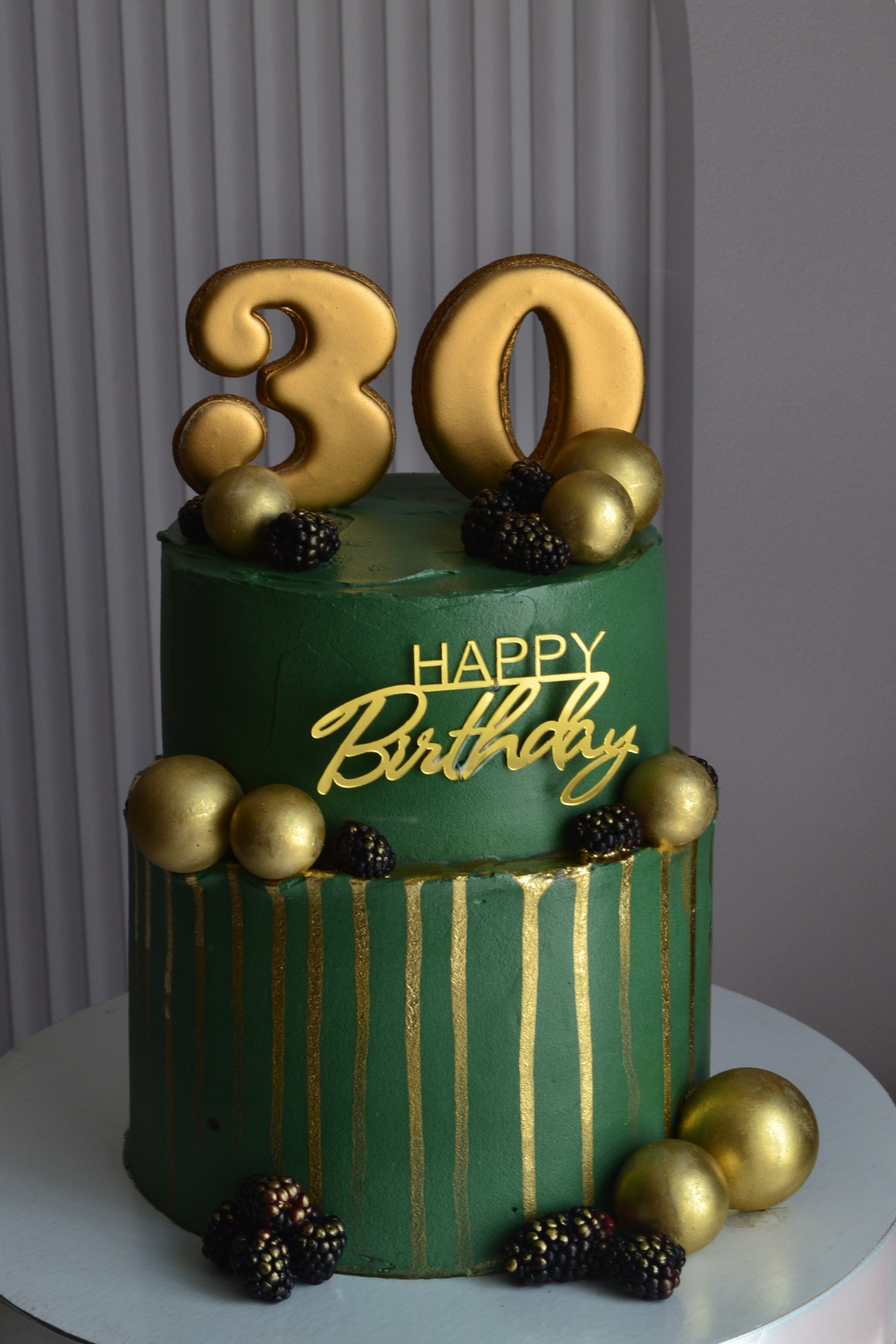 Торты на праздники. Семейная кондитерская. Торты и десерты на заказ в Москве и области