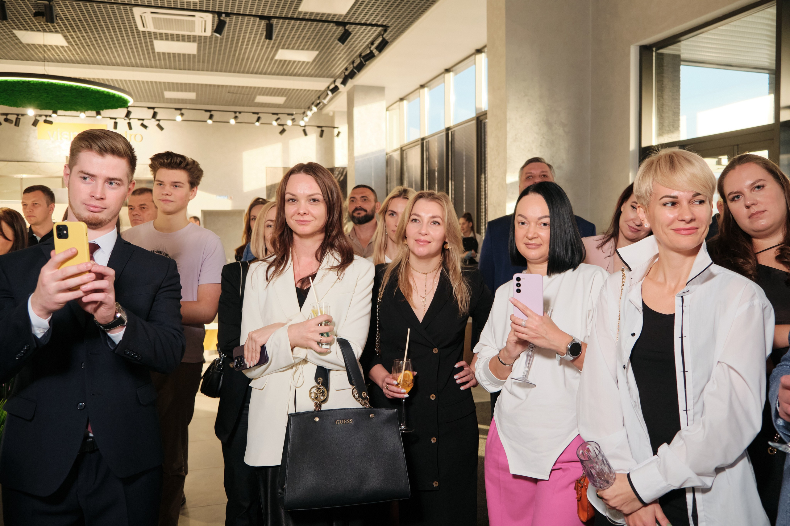 Открытие салона 100 градусов. Антон Ив