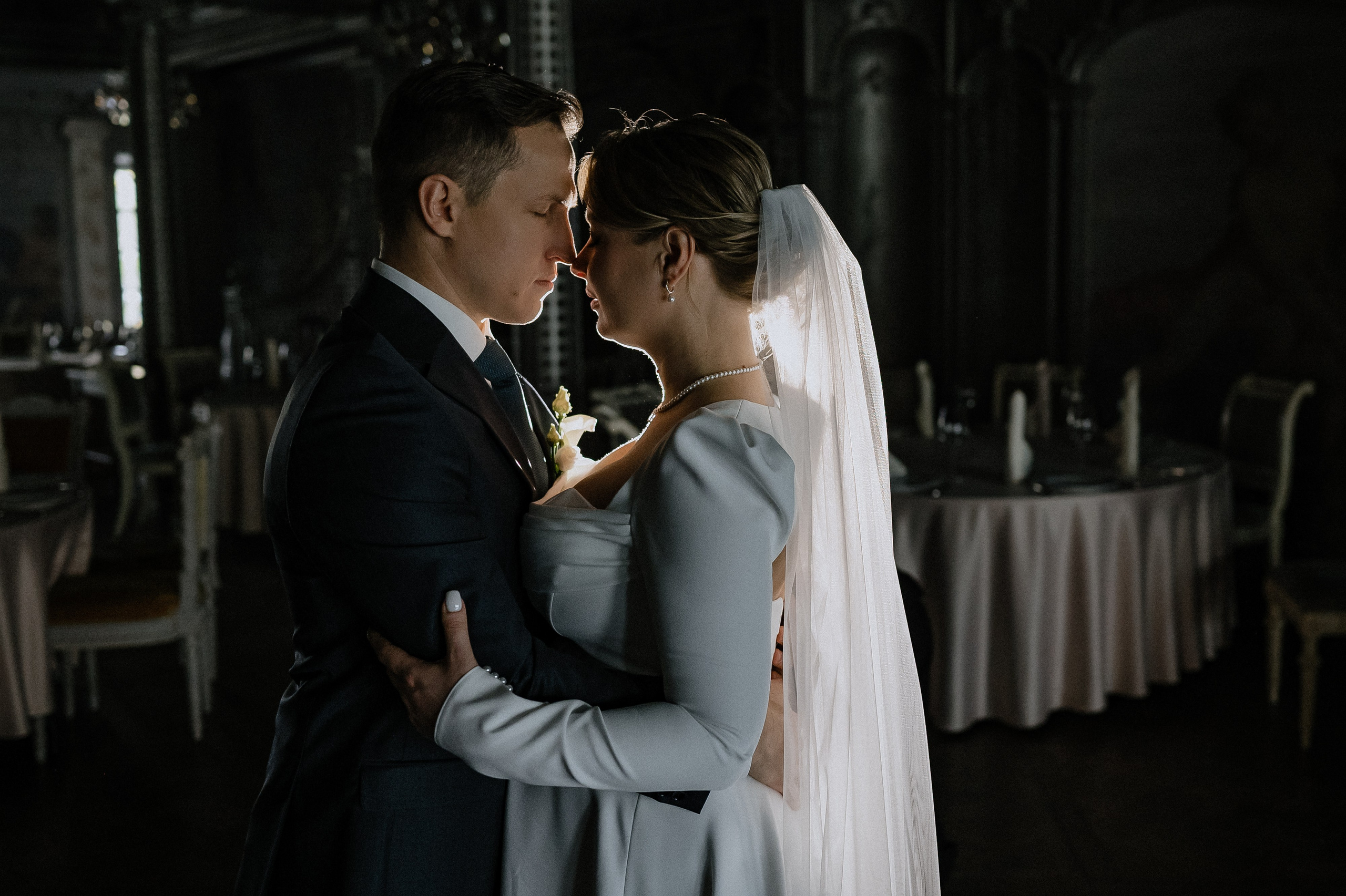 Свадебные сборы и фотосессия в отеле St. Regis. Свадебный фотограф Москва — Сергей и Татьяна