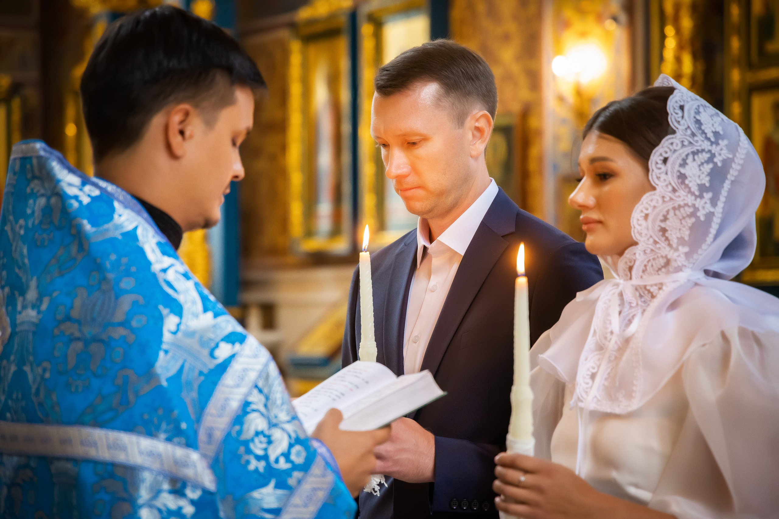 В Храме. Семейный и Свадебный фотограф в Астане Александр Астапов