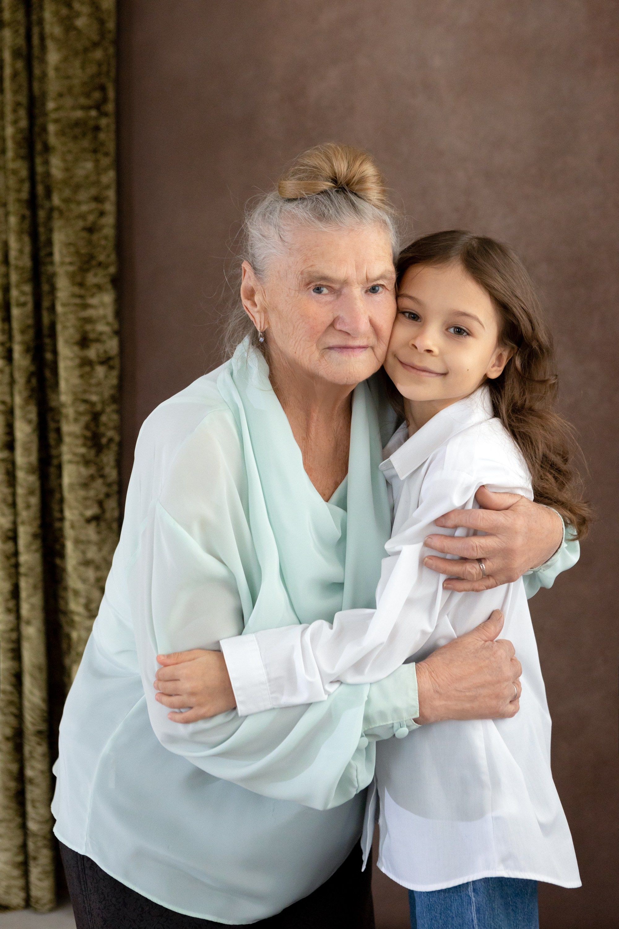 Семейная фотосессия в студии. Фотограф в Оренбурге. Профессиональный фотограф