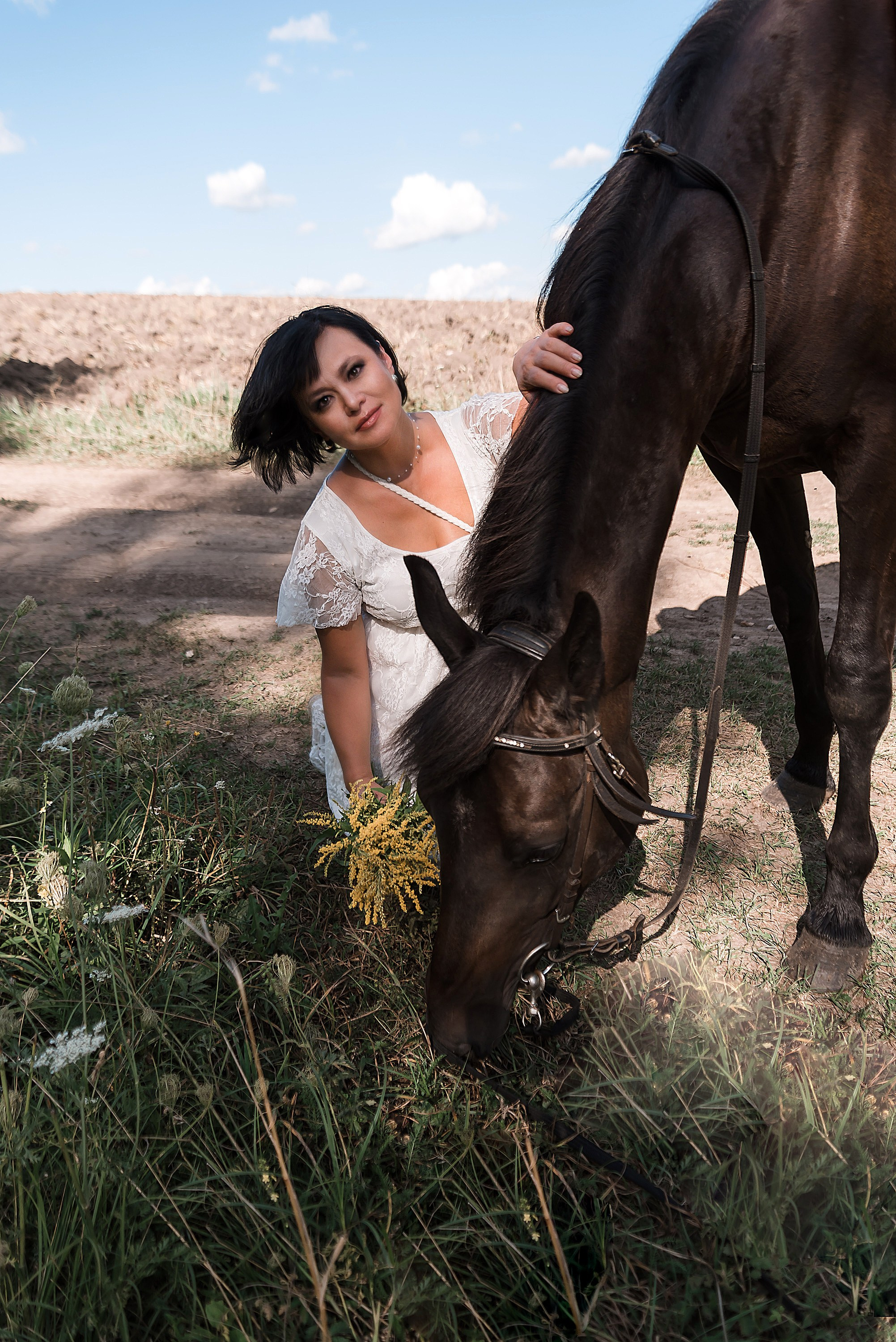 Фотографии девушки на лошади.