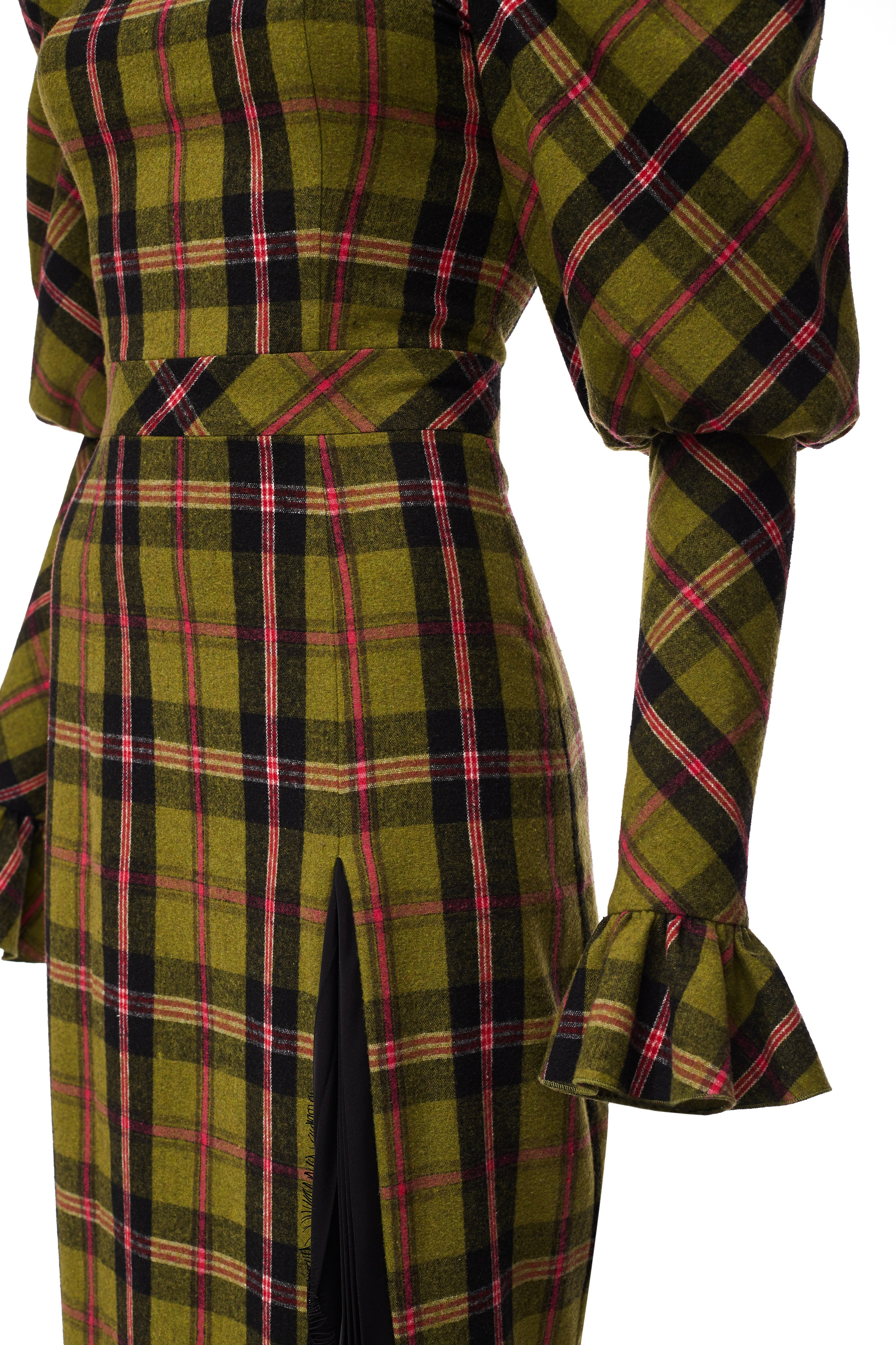 Платье дизайнерское, женская одежда, Charisma, Дизайнерские вещи, премиум съемка дорогих вещей на манекене в Москве, предметная съемка, обтравки, островка, в обтровку, дорогая фотосъемка на манекене, типовая фотосъемка одежды, дорогие вещи на съемку, щепетильное отношение на фотосъемке к вещам, конструкторы одежды, премиум качество, неделя моды в Москве https://charismafashion.ru/#subscribe