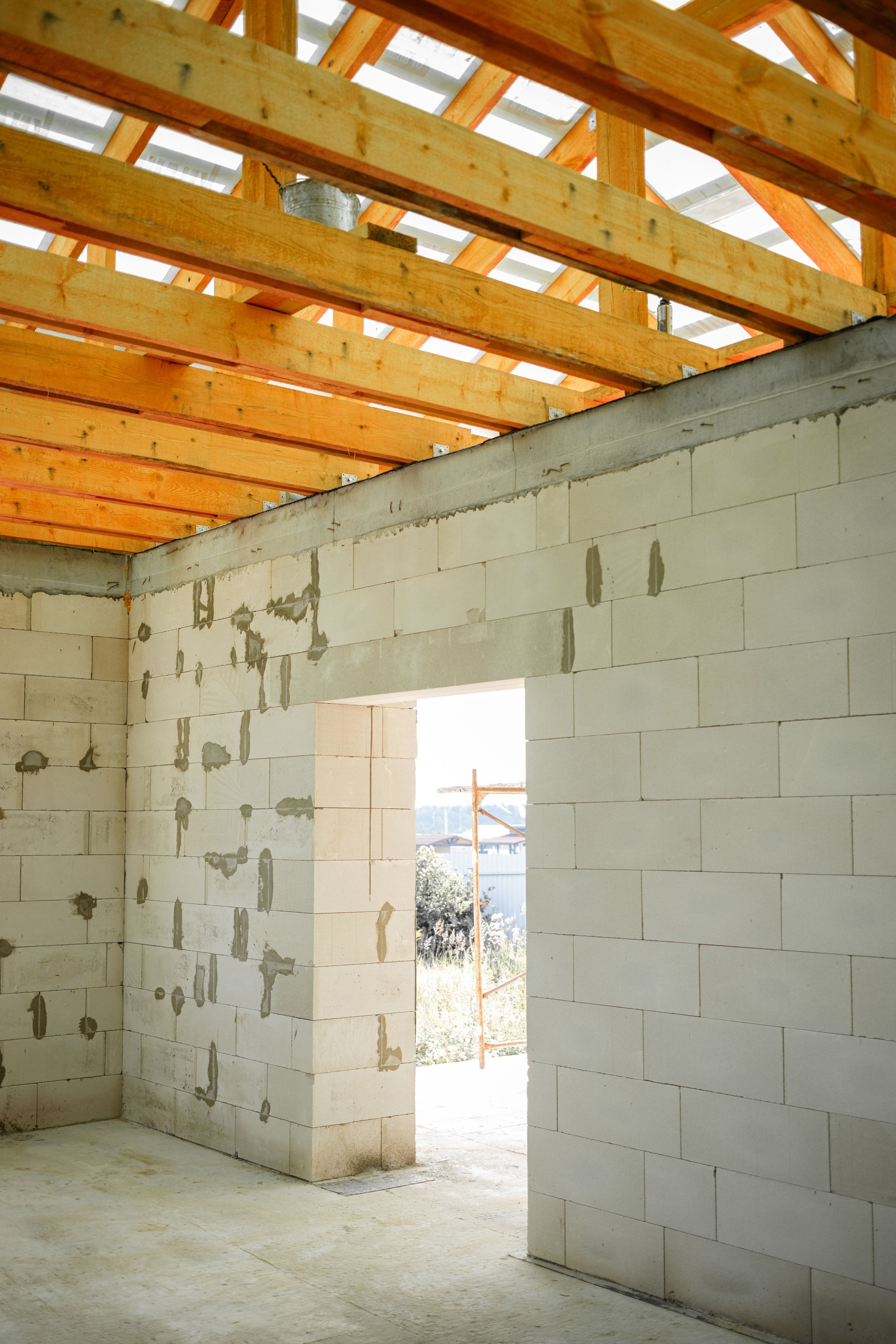 Внутренние перегородки и проёмы — чёткая планировка пространства. 