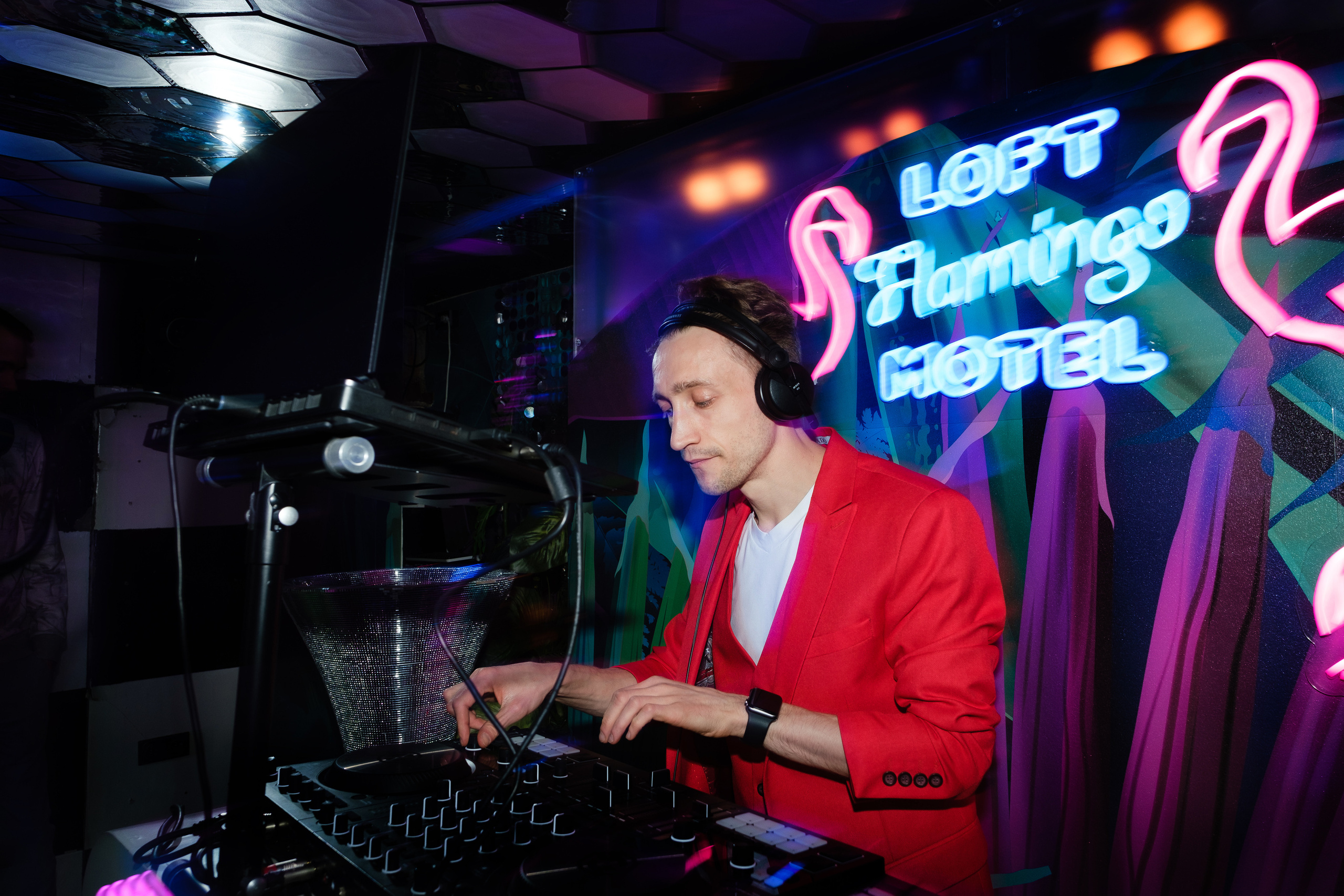 Неоновый День Рождения. Свадебные фотосессии в Москве. Фотограф Сергей Ржевский