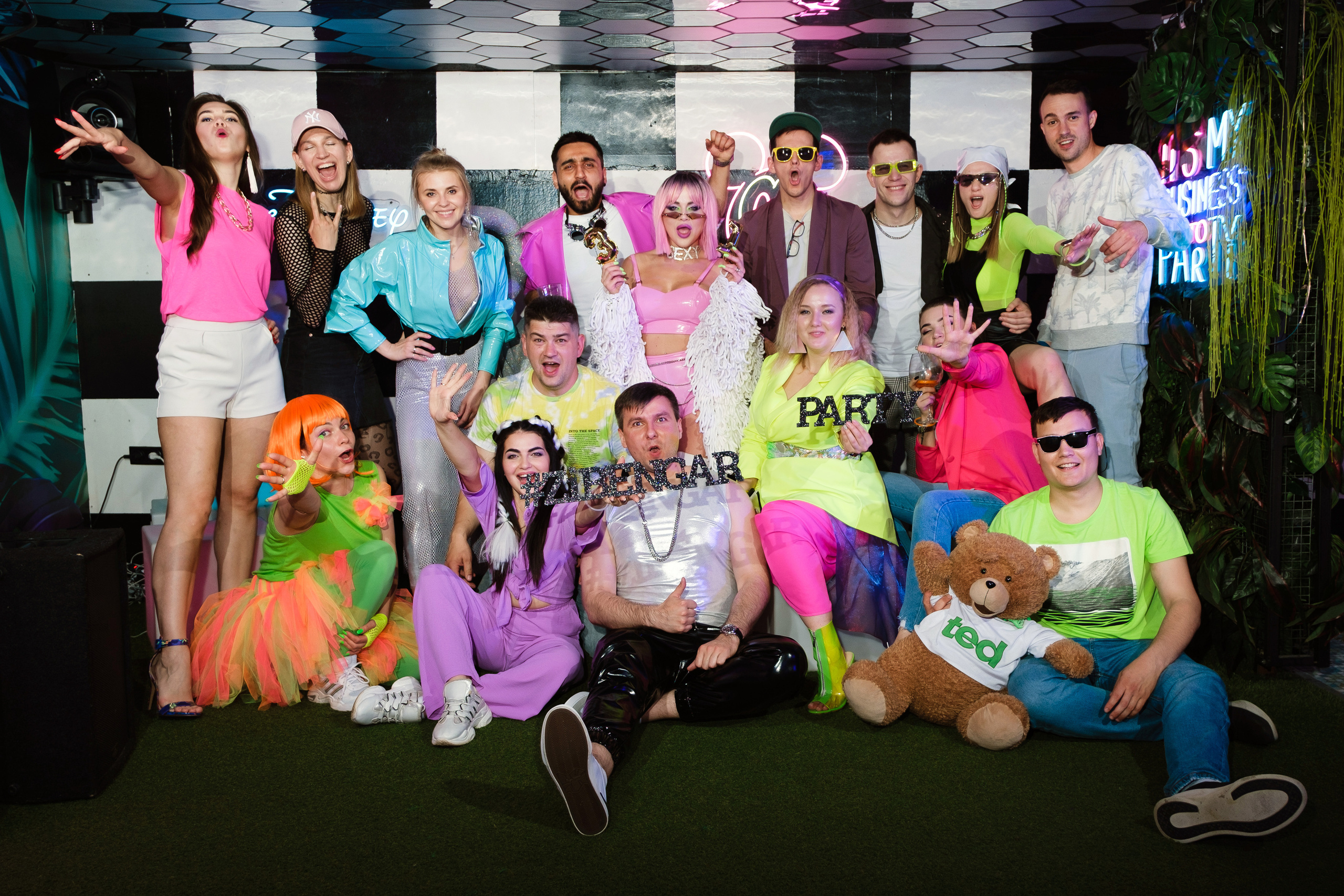 Неоновый День Рождения. Свадебные фотосессии в Москве. Фотограф Сергей Ржевский