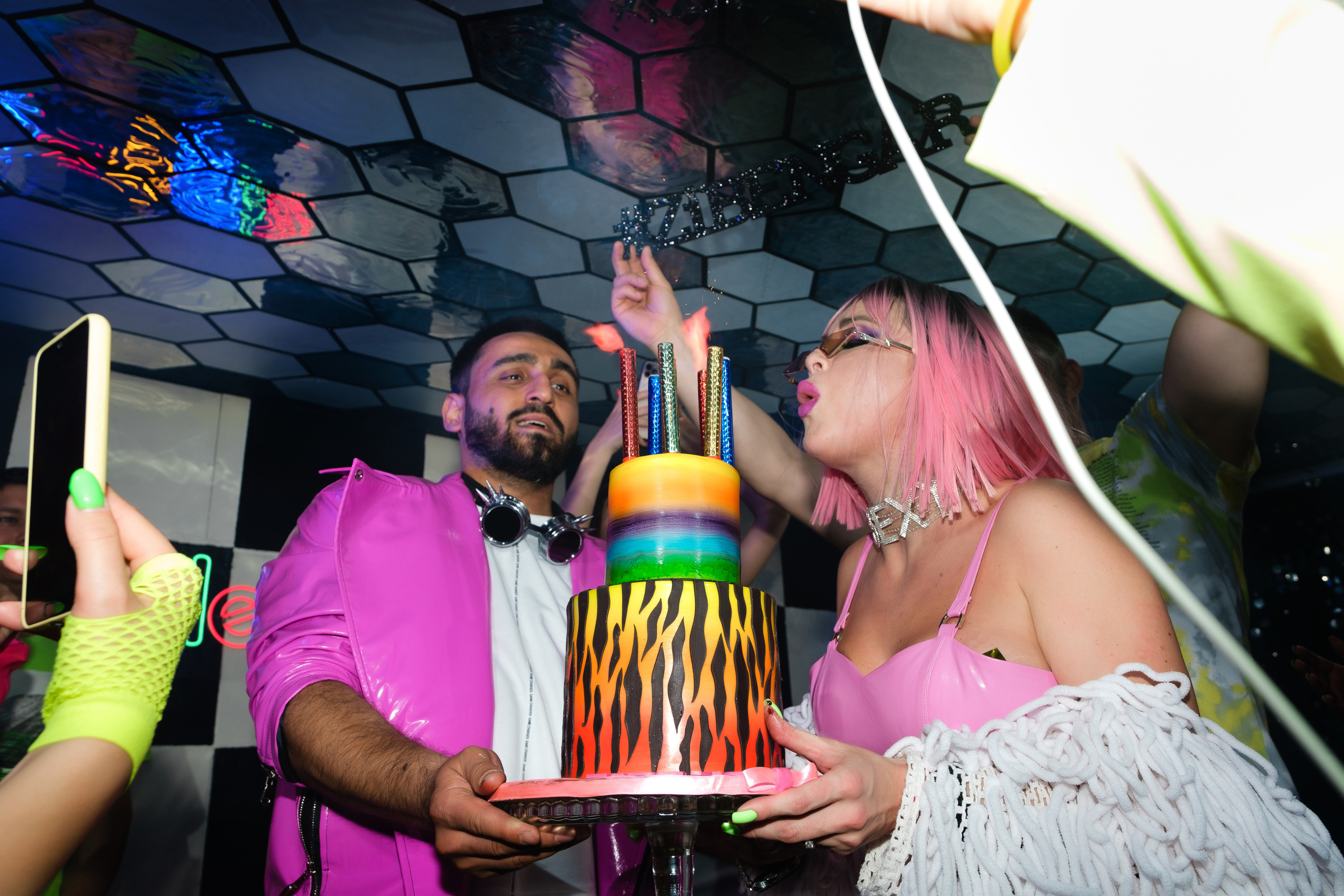 Неоновый День Рождения. Свадебные фотосессии в Москве. Фотограф Сергей Ржевский