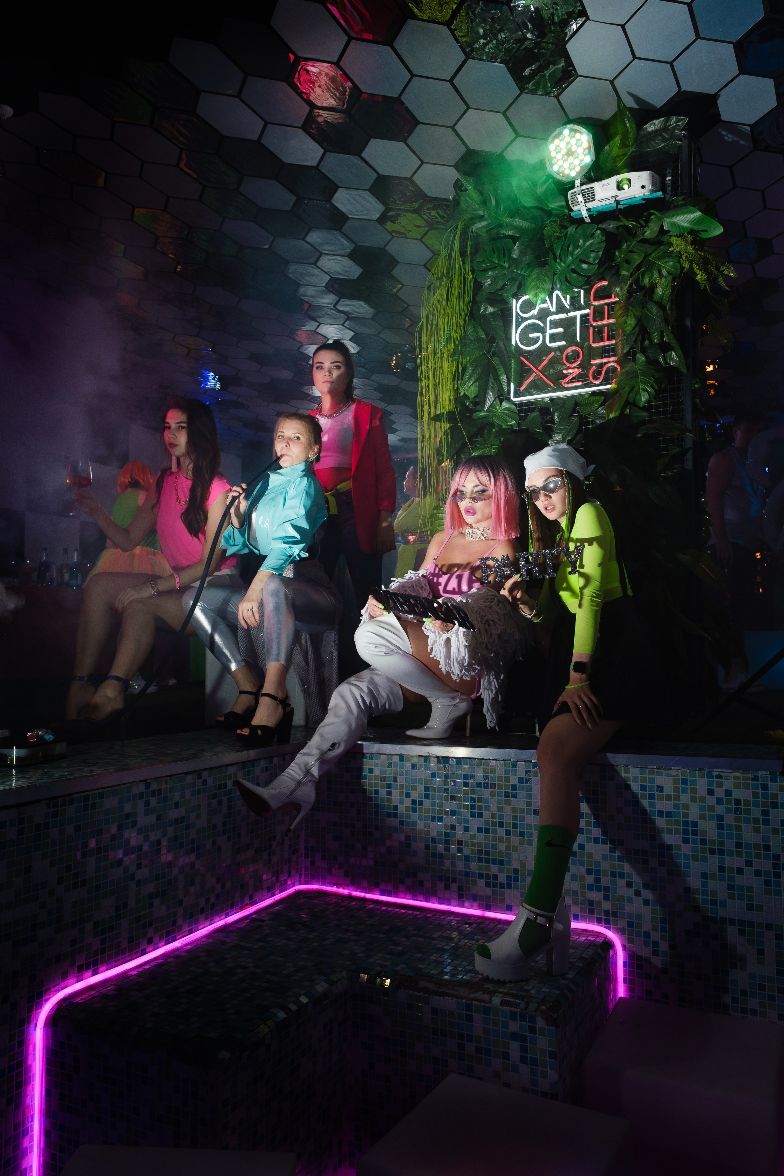 Неоновый День Рождения. Свадебные фотосессии в Москве. Фотограф Сергей Ржевский