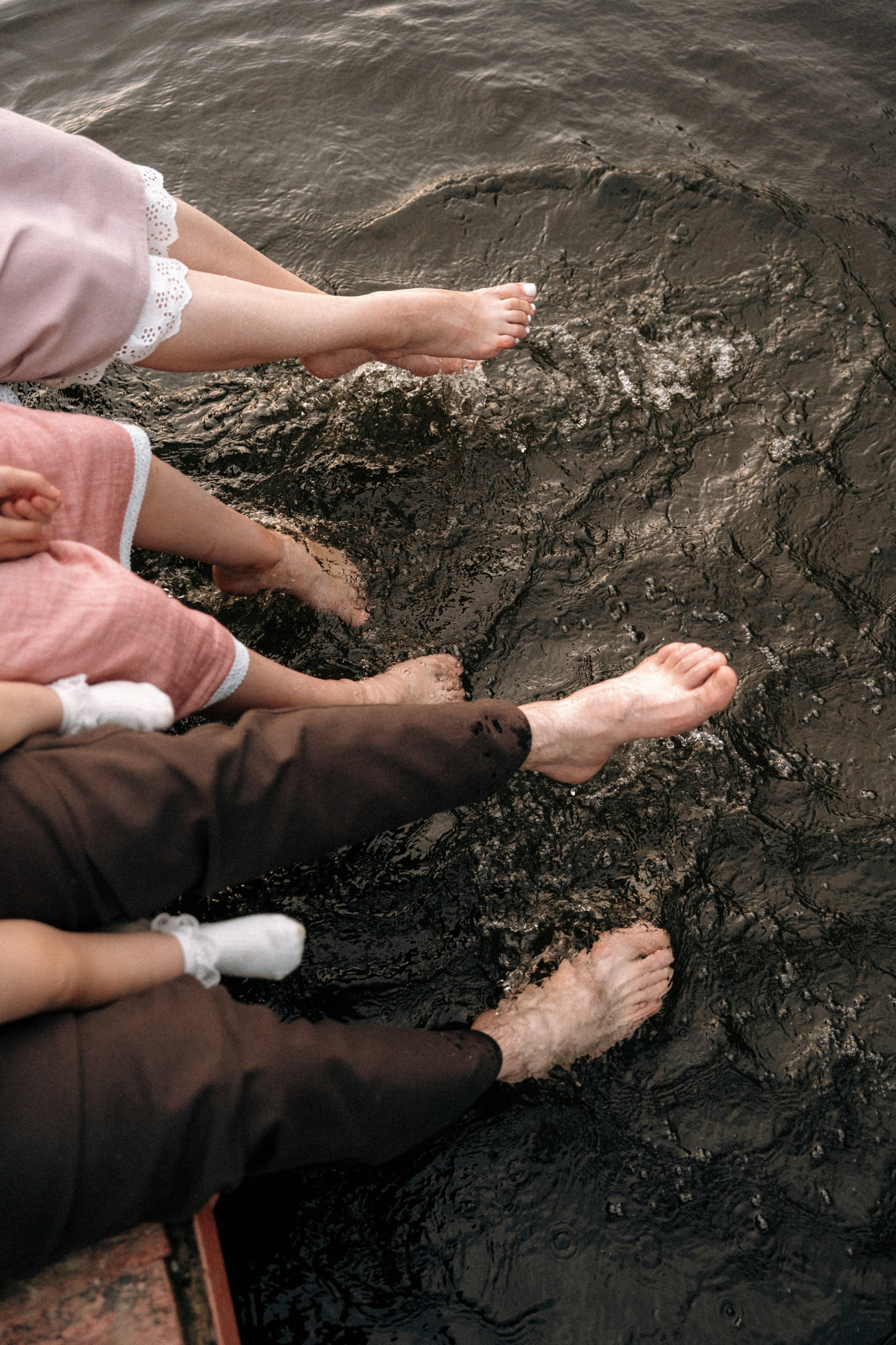 Семейная фотосессия на берегу реки для Миши, Тани, Сони и Таи. Свадебный фотограф в Тамбове Павел Четвертков
