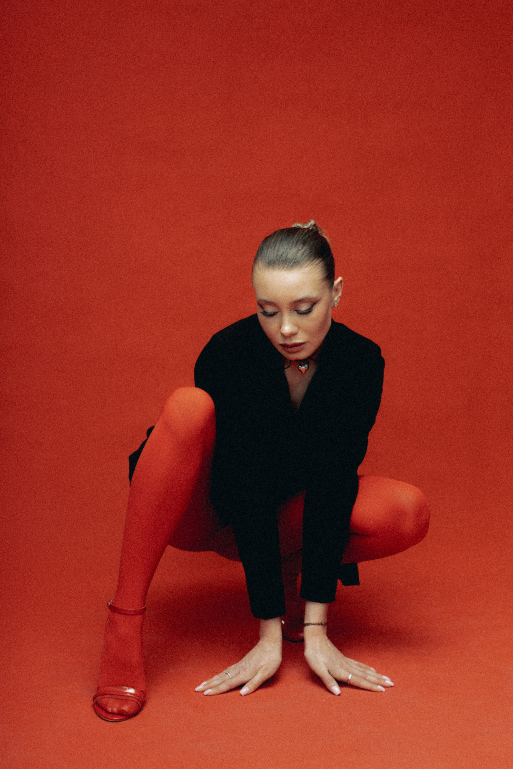 Red. Fashion-фотограф Желеуов Дулат