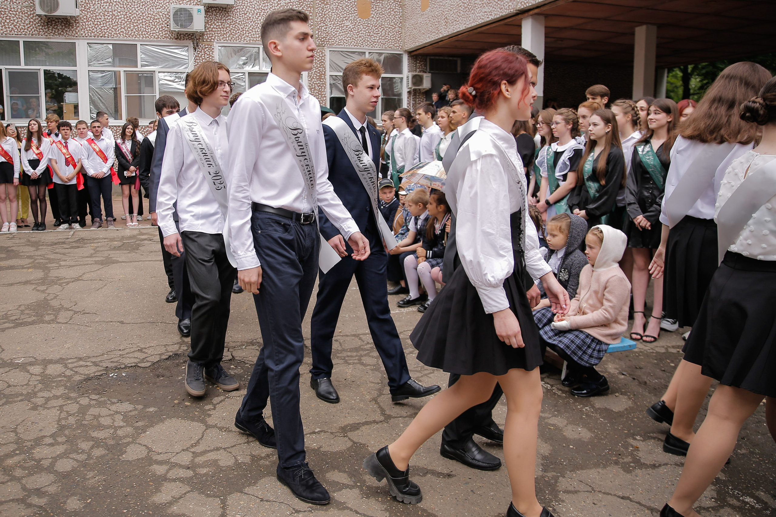 Последний звонок 11 класс. Классные выпускные альбомы Классфото Краснодар