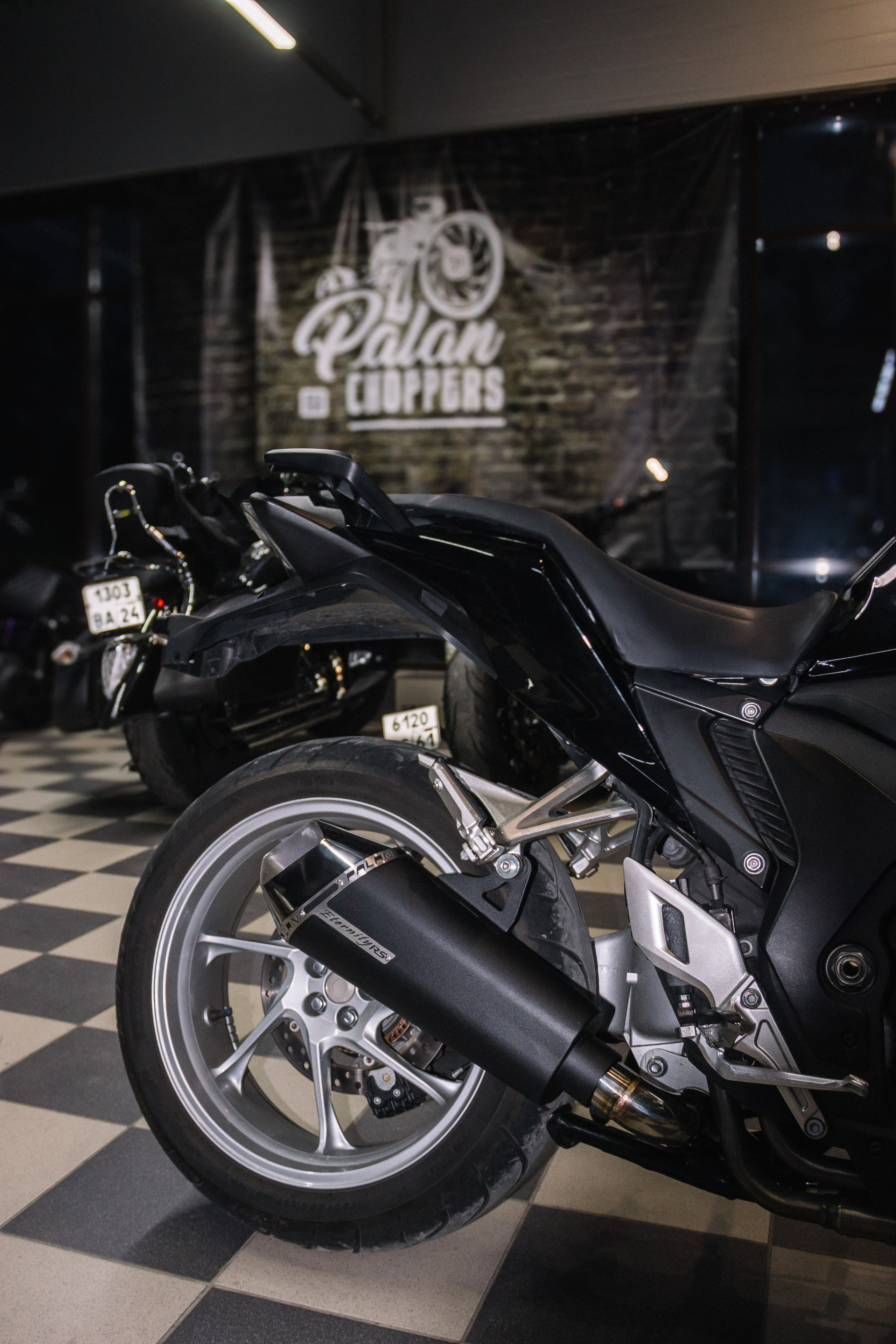 Honda VFR 1200 f muffler custom. ......