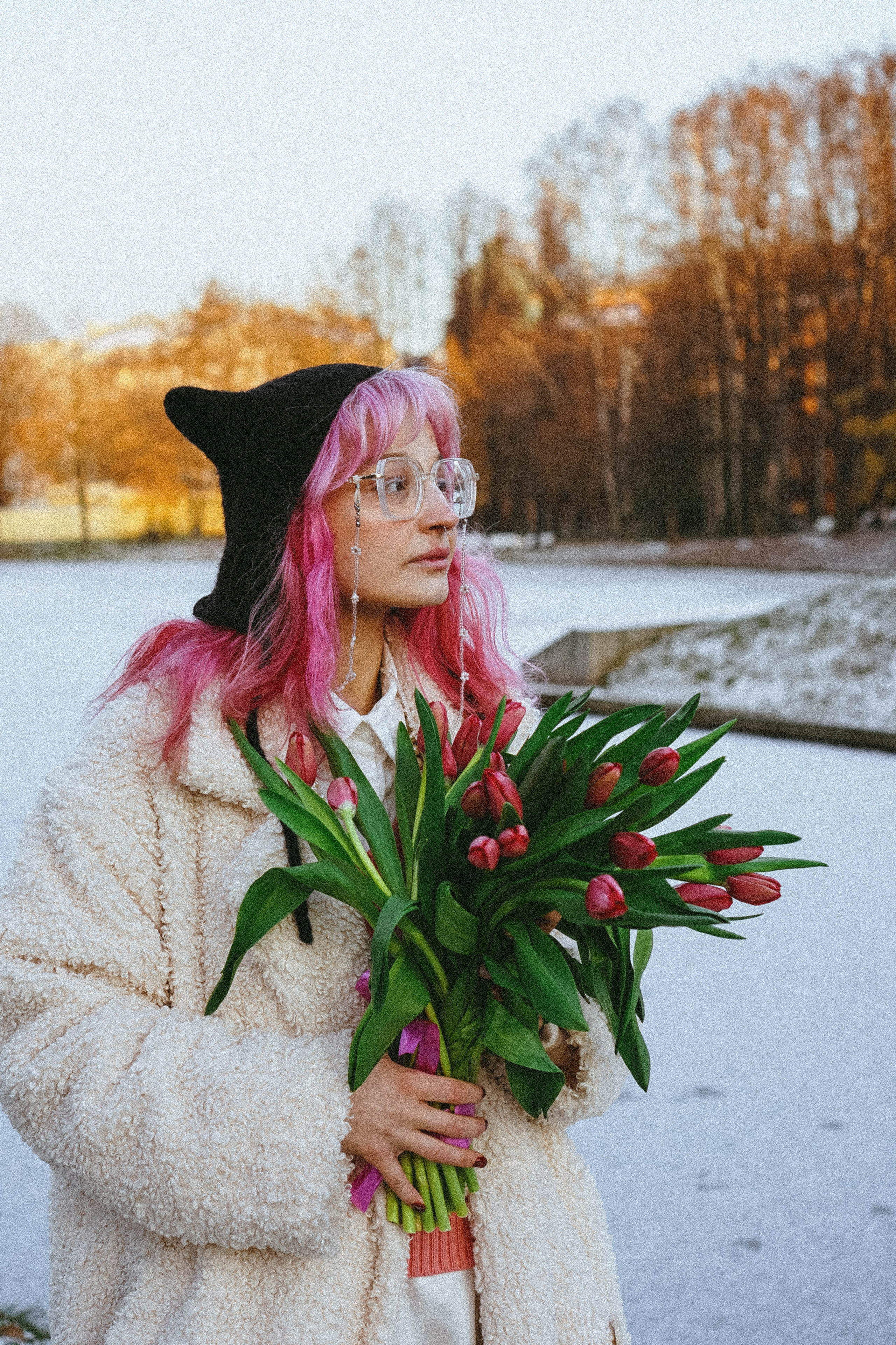 Прогулочная фотосессия с тюльпанами. Профессиональный фотограф, Санкт-Петербург — Виктория Богомолова