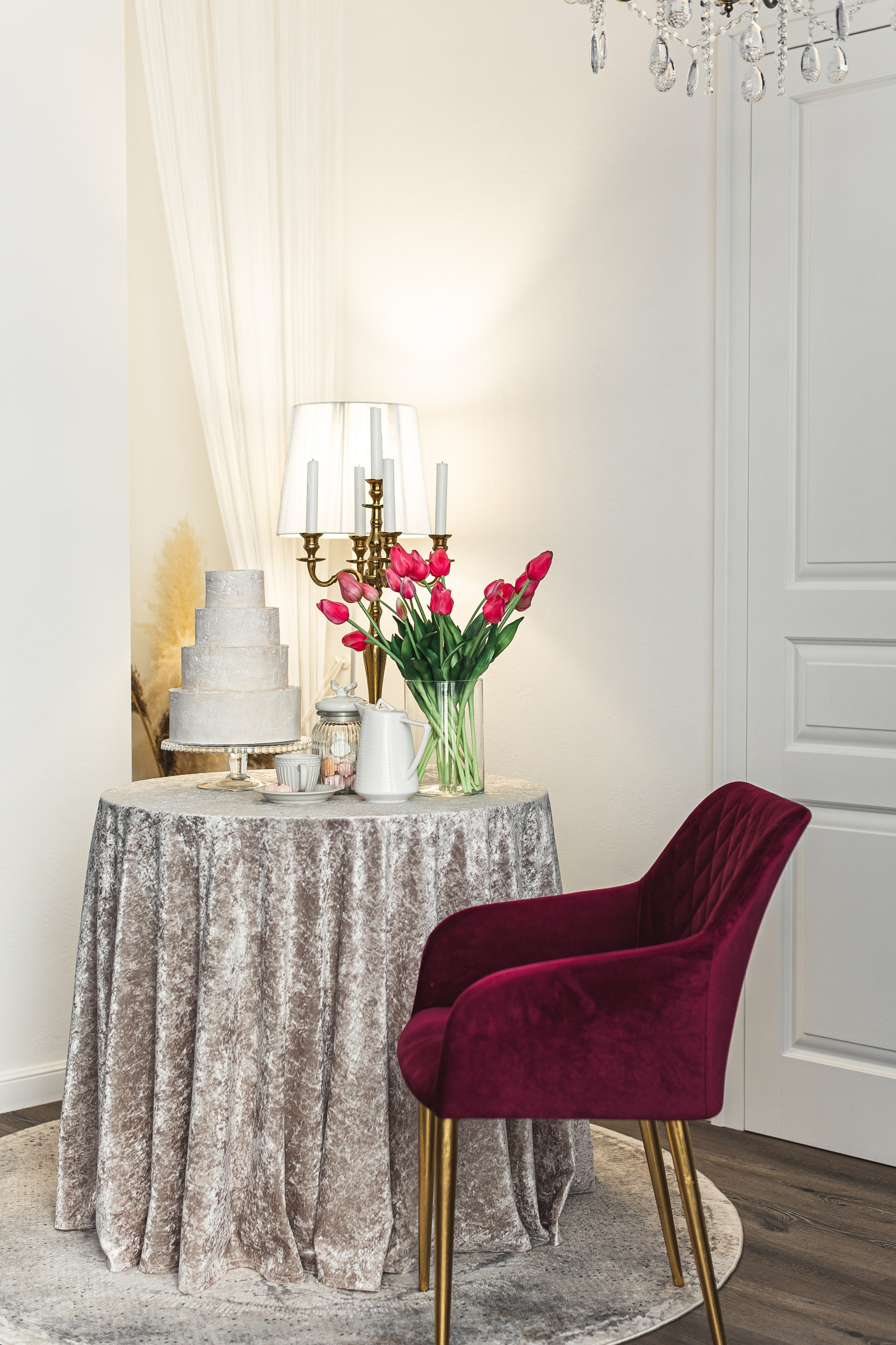 Светлая, просторная фотостудия в Тюмени. Профессиональный фотограф в Тюмени Наталья Кравченко