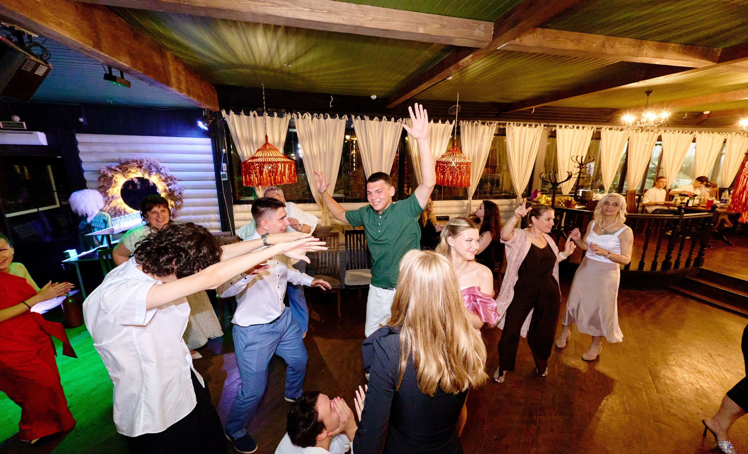 Выпускной 35 Сош. Фотограф Выпускные альбомы Таганрог Сергей Коробченко