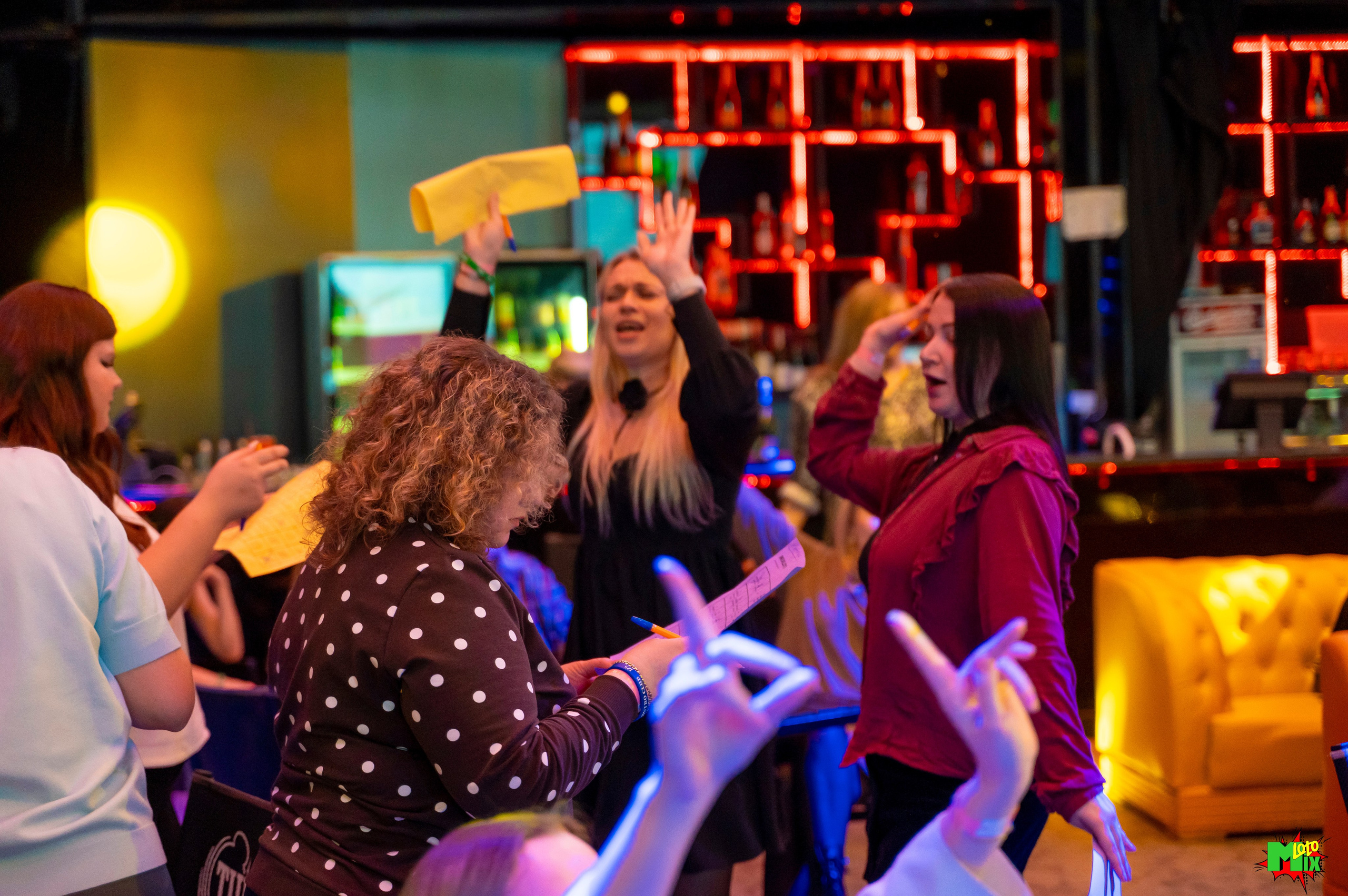 фотоотчет mixloto 13 февраля 2026 год, фотоотчет, репортажный фотограф, съемка мероприятия, фотограф Минск, репортаж Минск, фотограф Ольга Шаповалова. съемка на праздник, съемка день рождения. съемка юбилея, фотограф Беларусь 