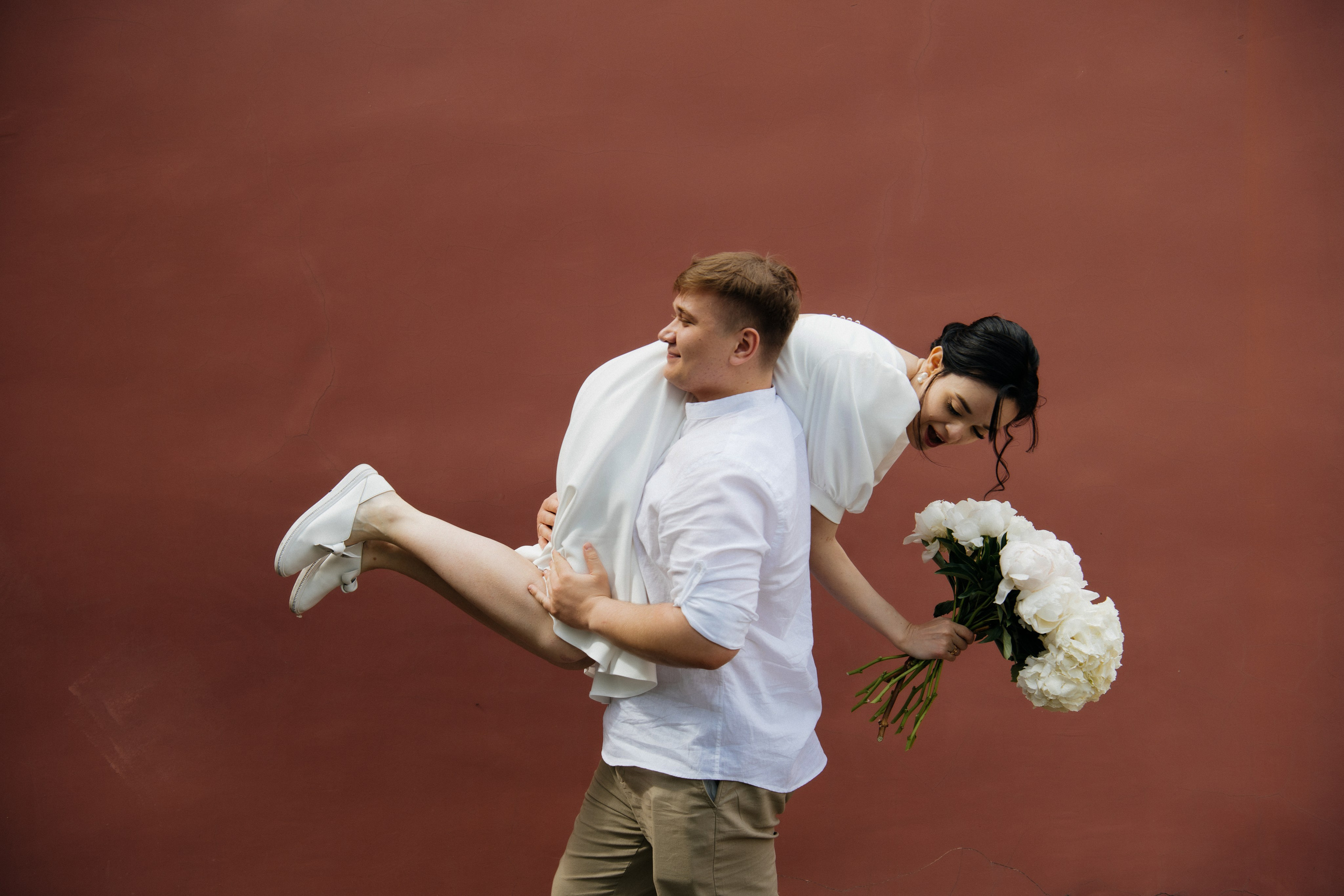 alt="Свадебная фотосессия в Барнауле. Свадебный фотограф Анна Глухова"