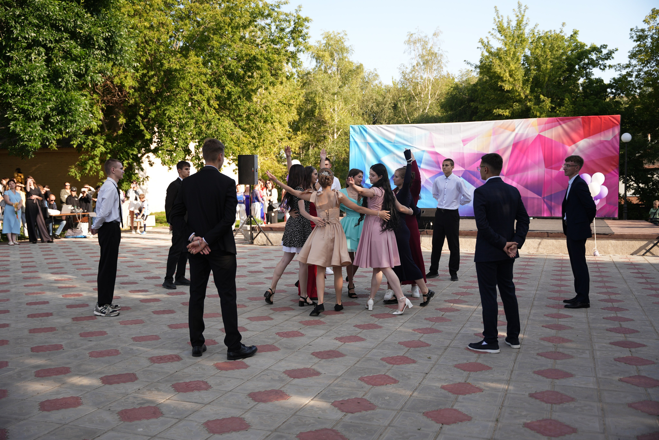 Выпускной в парке. Ольга Плаксина фотограф в Саратове